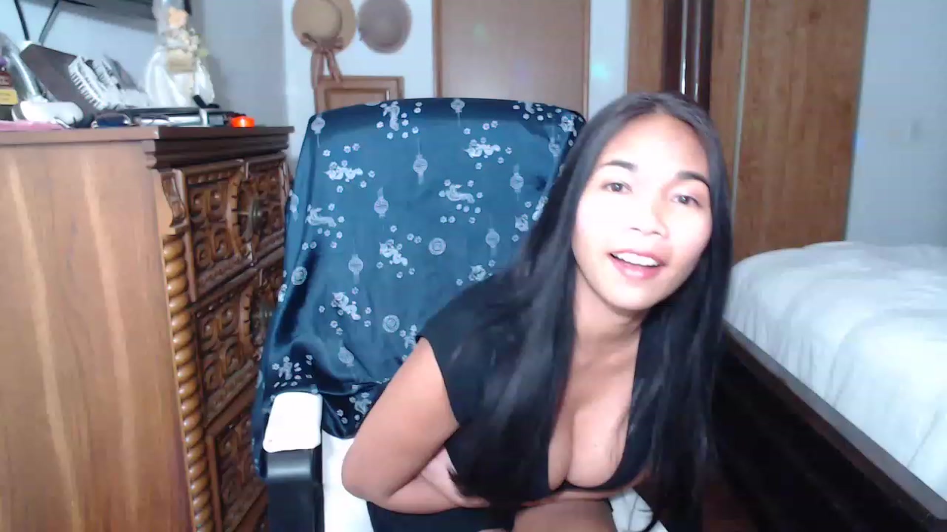 Gallery image thumbnail from Littlekai2023's myfreecams stream on, 11/28/2022, 03:02 image 13 of 20