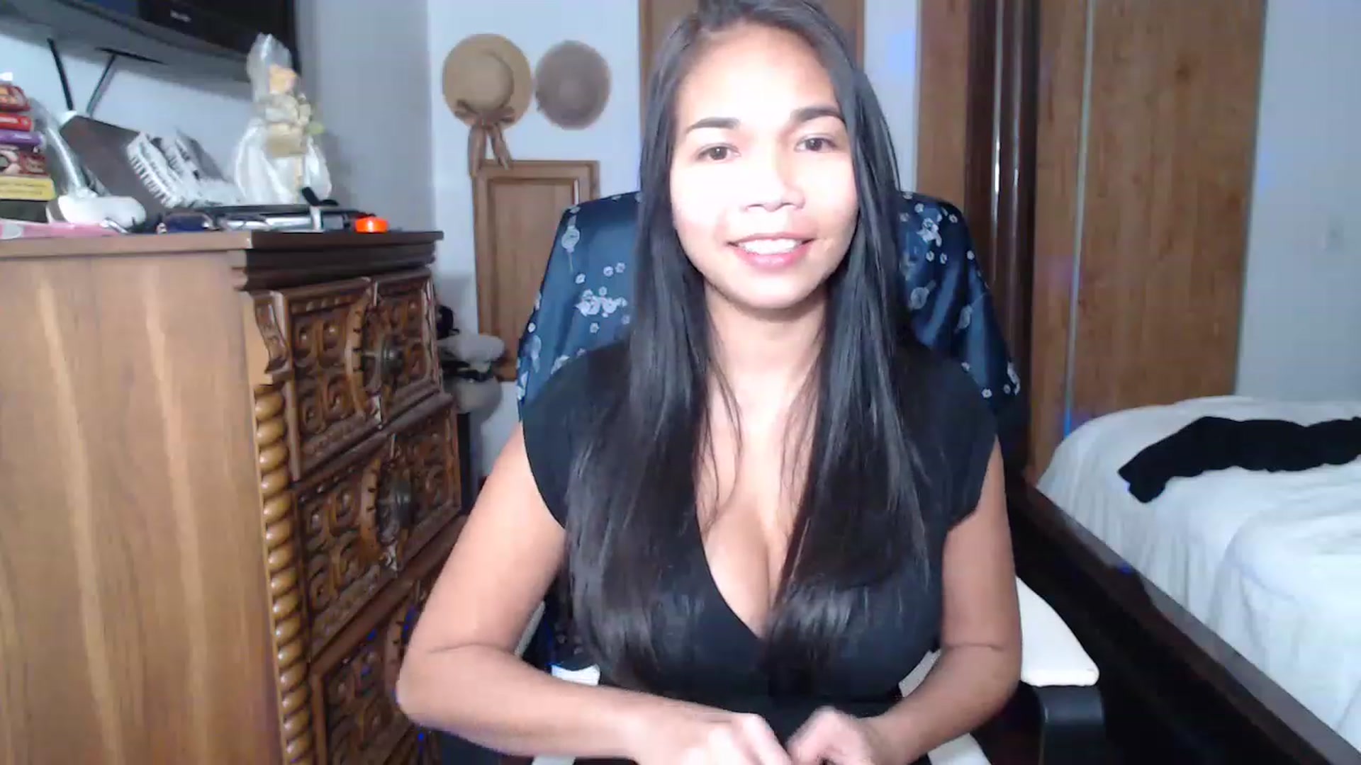 Gallery image thumbnail from Littlekai2023's myfreecams stream on, 11/28/2022, 06:29 image 19 of 20