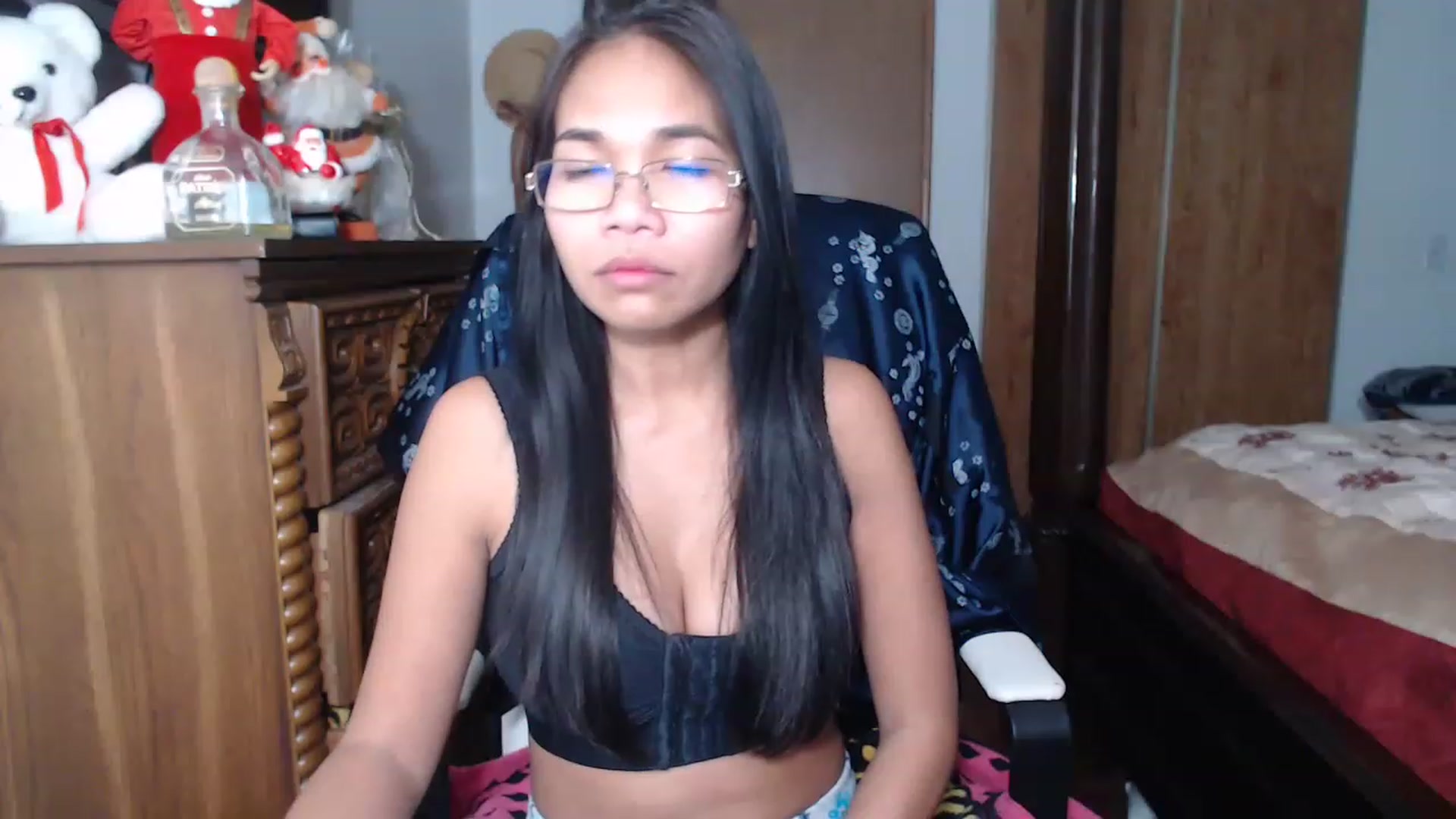 Gallery image thumbnail from Littlekai2023's myfreecams stream on, 12/17/2022, 16:02 image 2 of 20