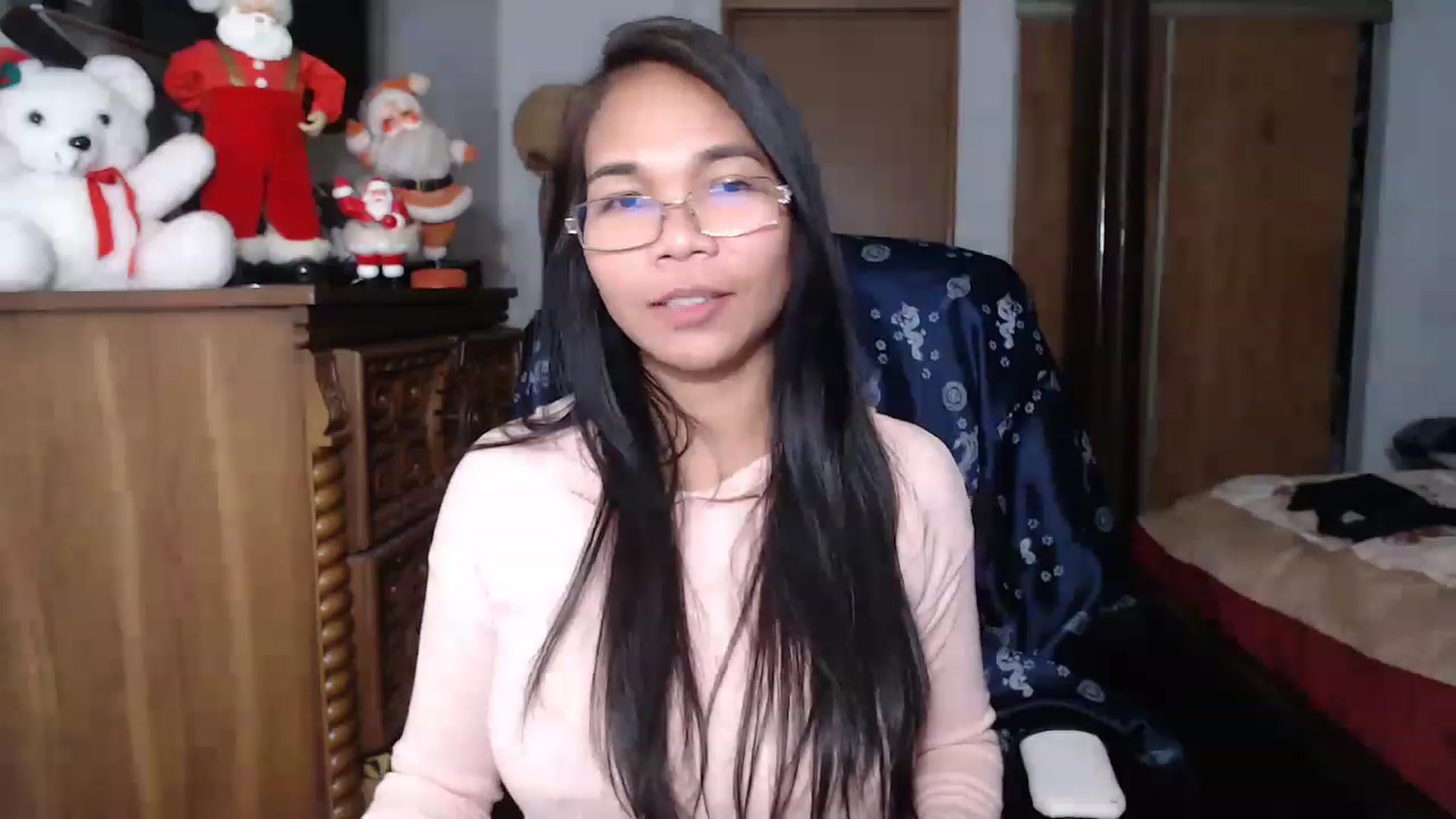 Gallery image thumbnail from Littlekai2023's myfreecams stream on, 12/17/2022, 16:02 image 19 of 20
