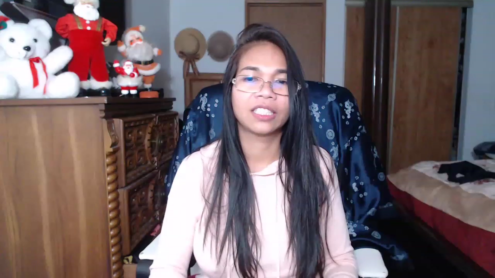 Gallery image thumbnail from Littlekai2023's myfreecams stream on, 12/17/2022, 16:02 image 17 of 20