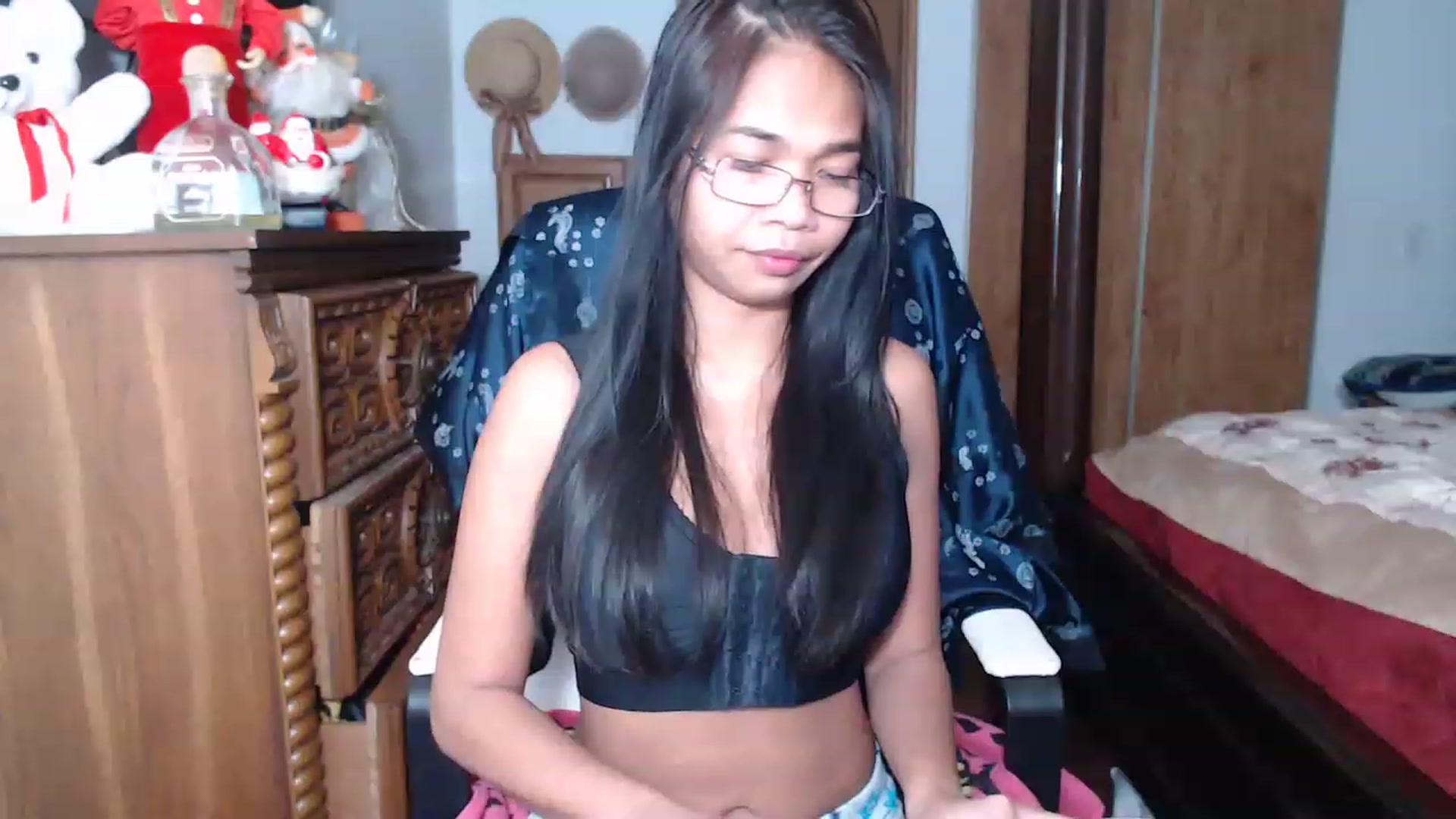Gallery image thumbnail from Littlekai2023's myfreecams stream on, 12/17/2022, 16:02 image 3 of 20