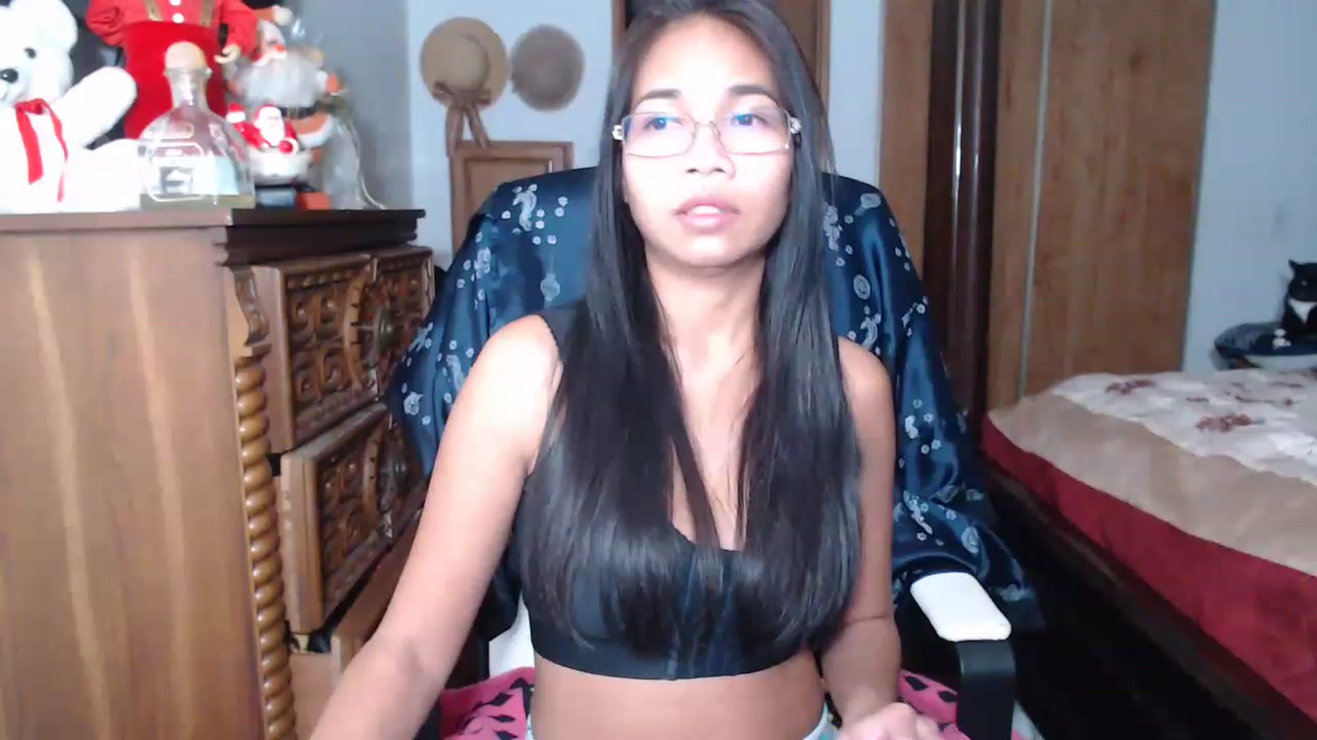 Gallery image thumbnail from Littlekai2023's myfreecams stream on, 12/17/2022, 16:02 image 4 of 20