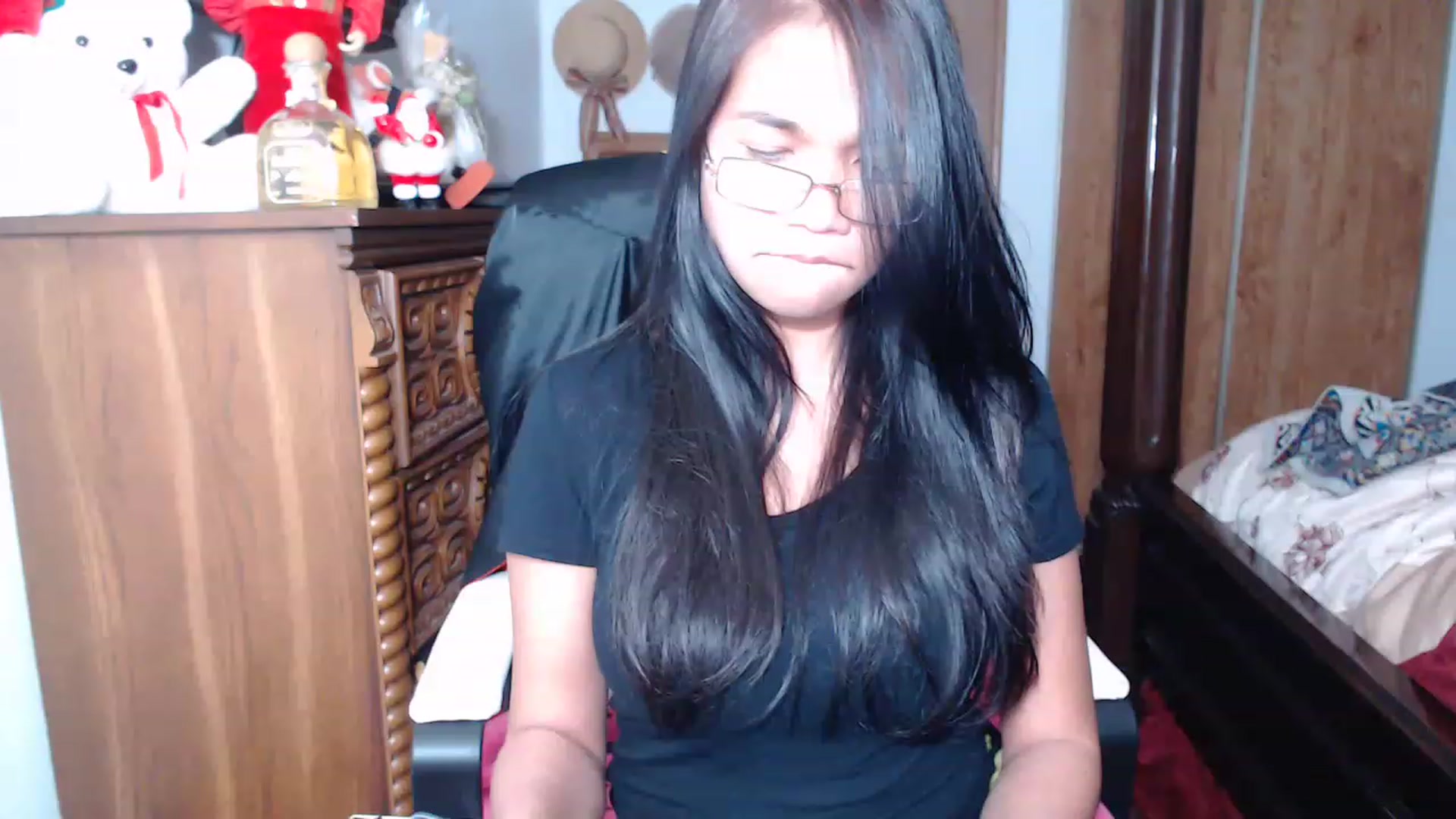 Gallery image thumbnail from Littlekai2023's myfreecams stream on, 12/19/2022, 04:53 image 9 of 20