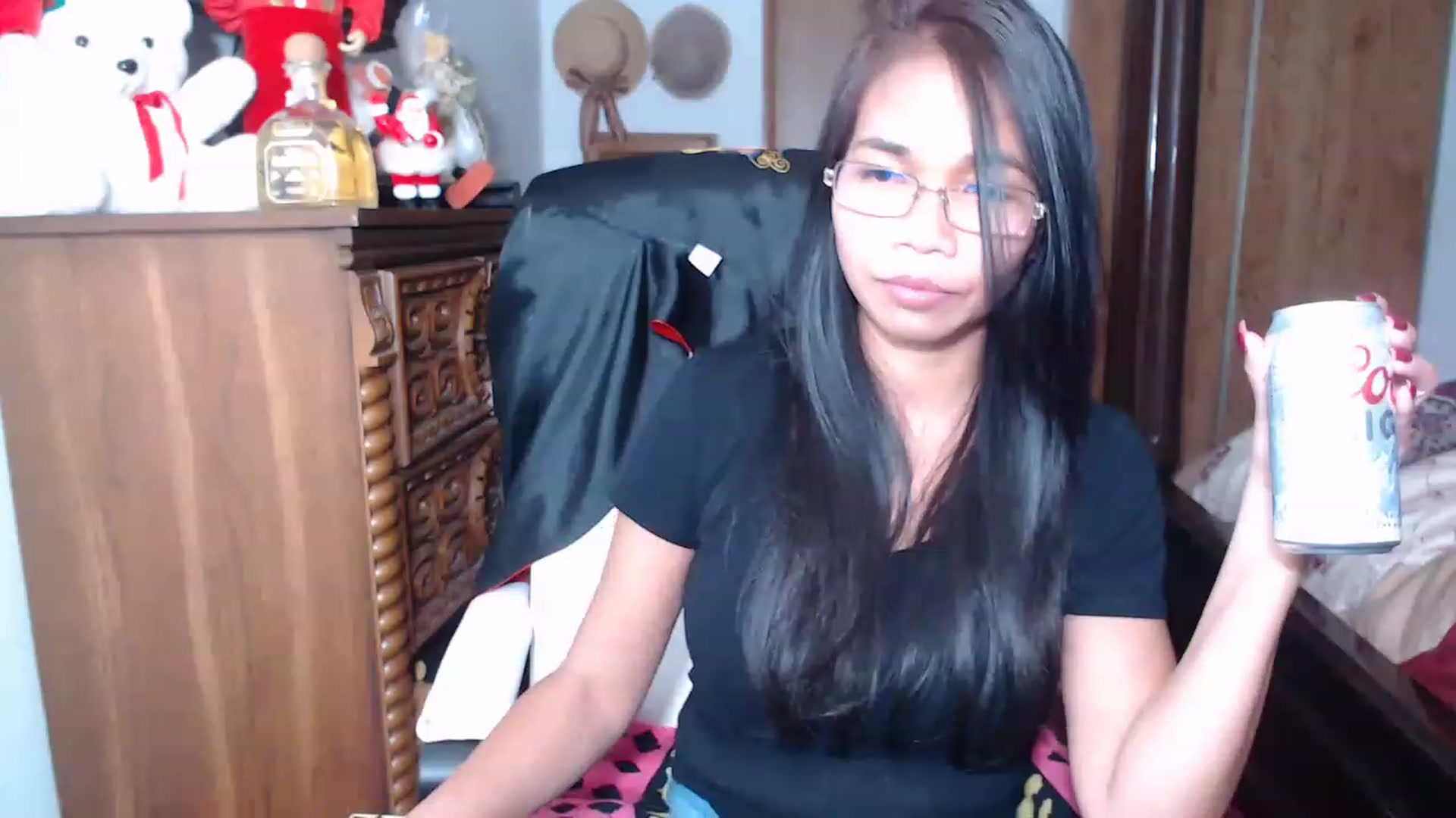 Gallery image thumbnail from Littlekai2023's myfreecams stream on, 12/19/2022, 04:53 image 11 of 20