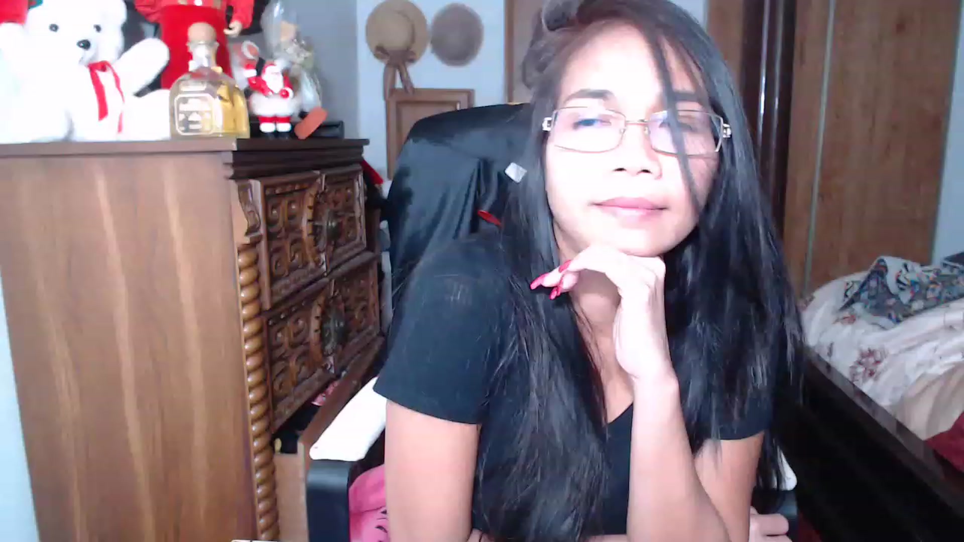 Gallery image thumbnail from Littlekai2023's myfreecams stream on, 12/19/2022, 04:53 image 18 of 20