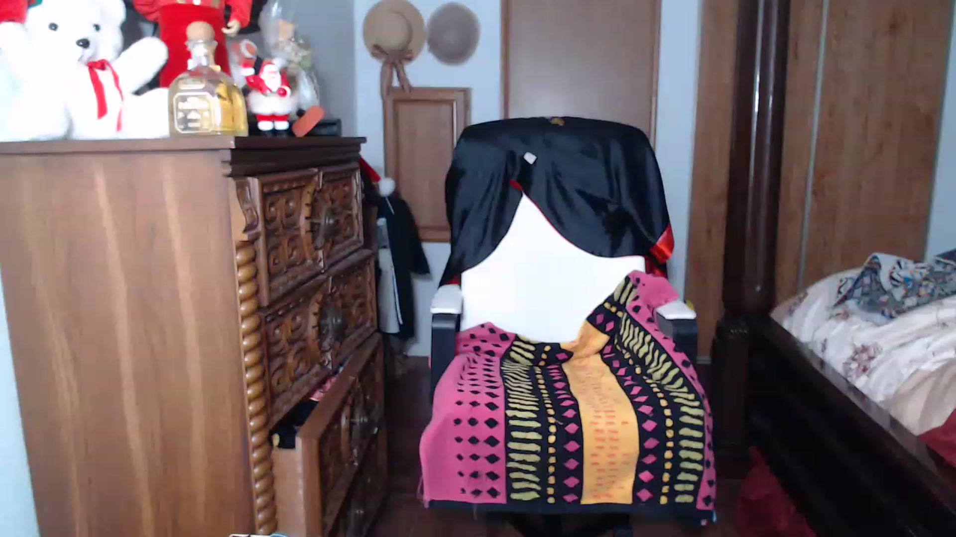 Gallery image thumbnail from Littlekai2023's myfreecams stream on, 12/19/2022, 04:53 image 7 of 20