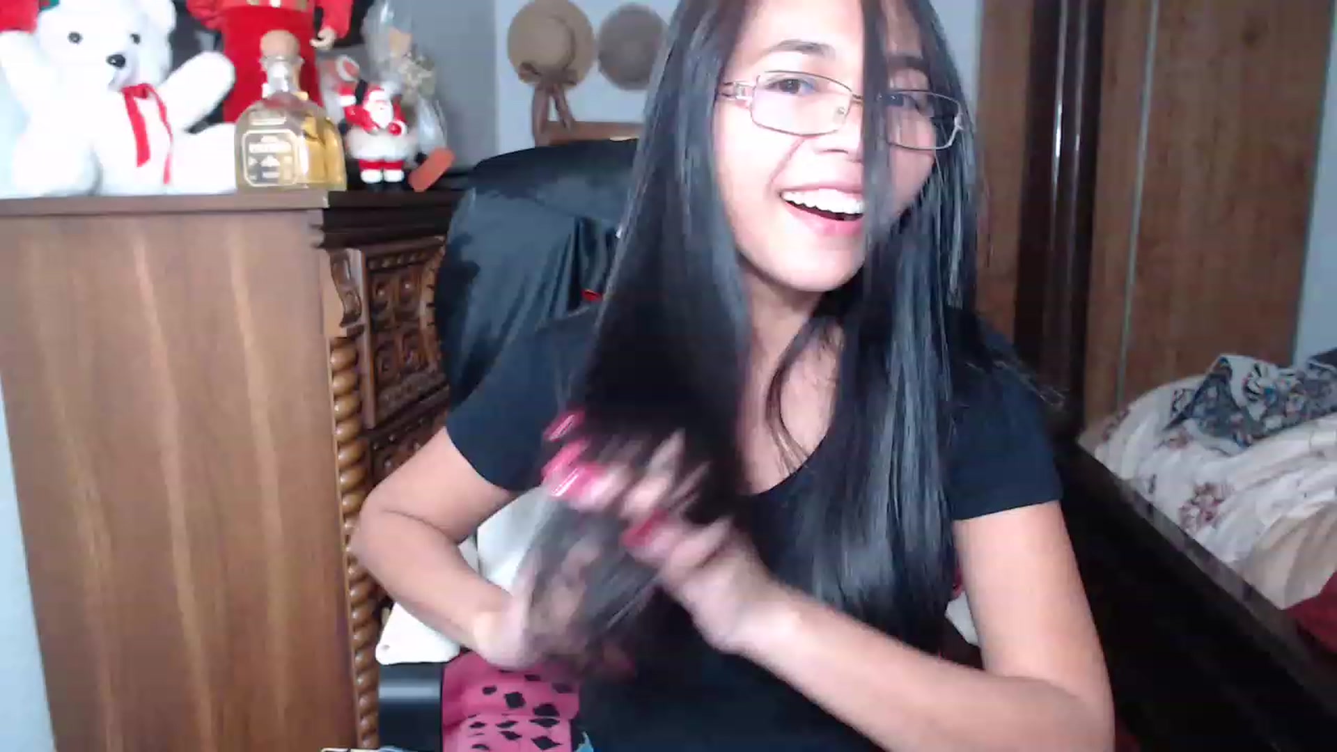Gallery image thumbnail from Littlekai2023's myfreecams stream on, 12/19/2022, 04:53 image 8 of 20
