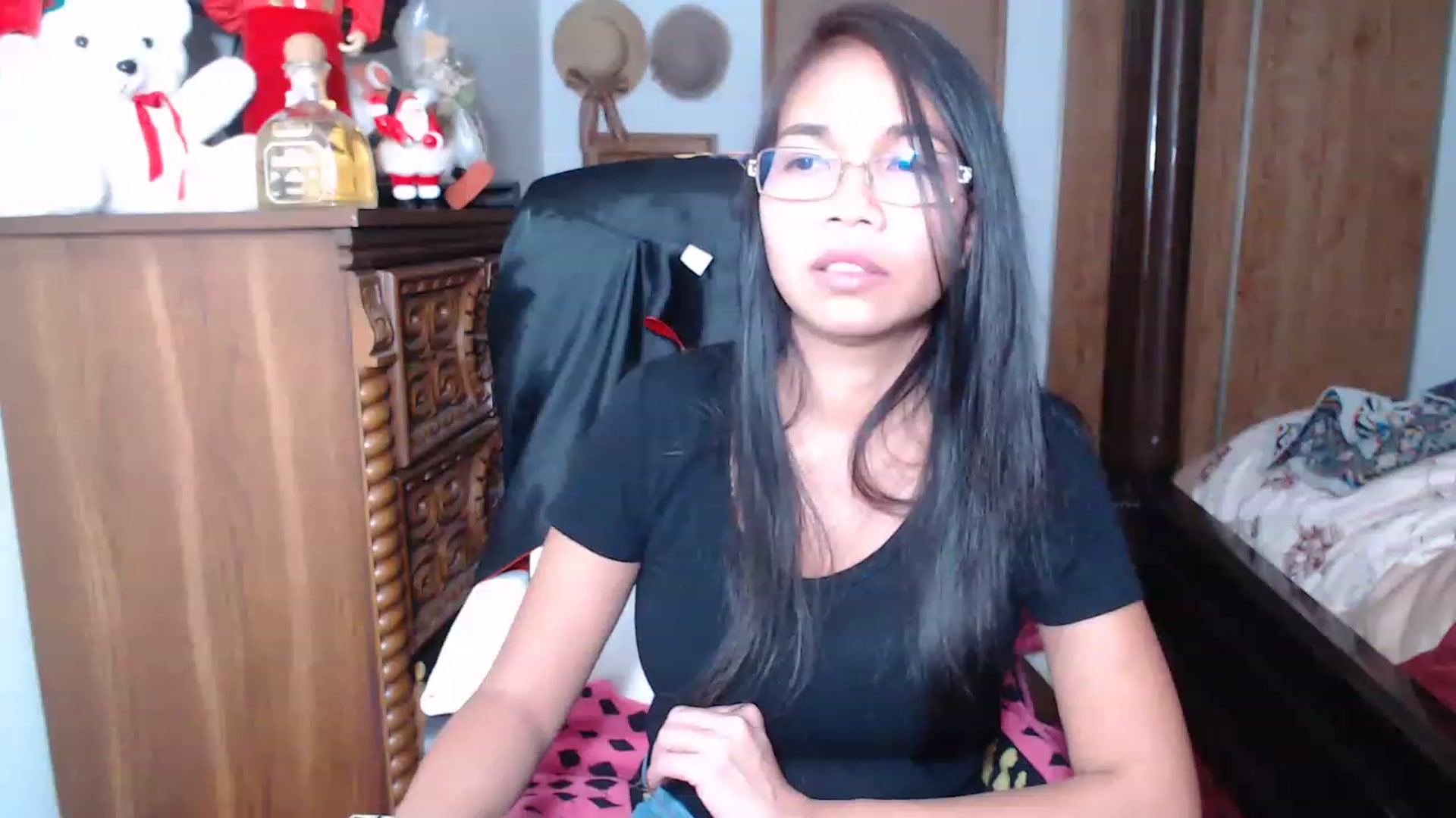 Gallery image thumbnail from Littlekai2023's myfreecams stream on, 12/19/2022, 04:53 image 15 of 20