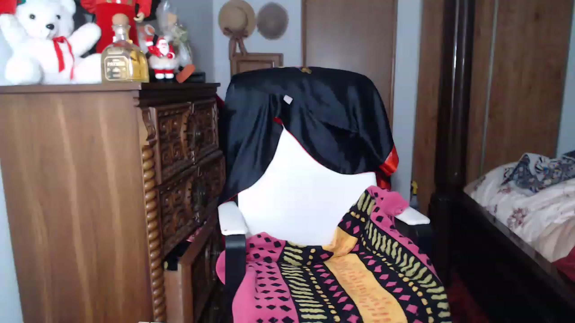 Gallery image thumbnail from Littlekai2023's myfreecams stream on, 12/19/2022, 04:53 image 17 of 20