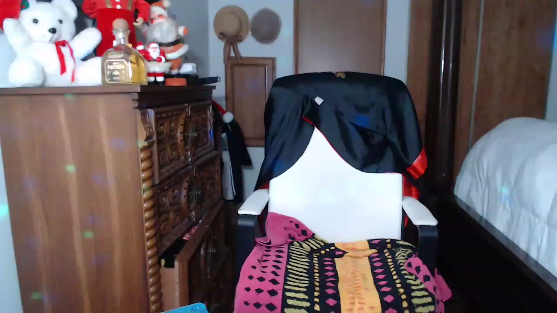 Gallery image thumbnail from Littlekai2023's myfreecams stream on, 12/20/2022, 03:15 image 15 of 20
