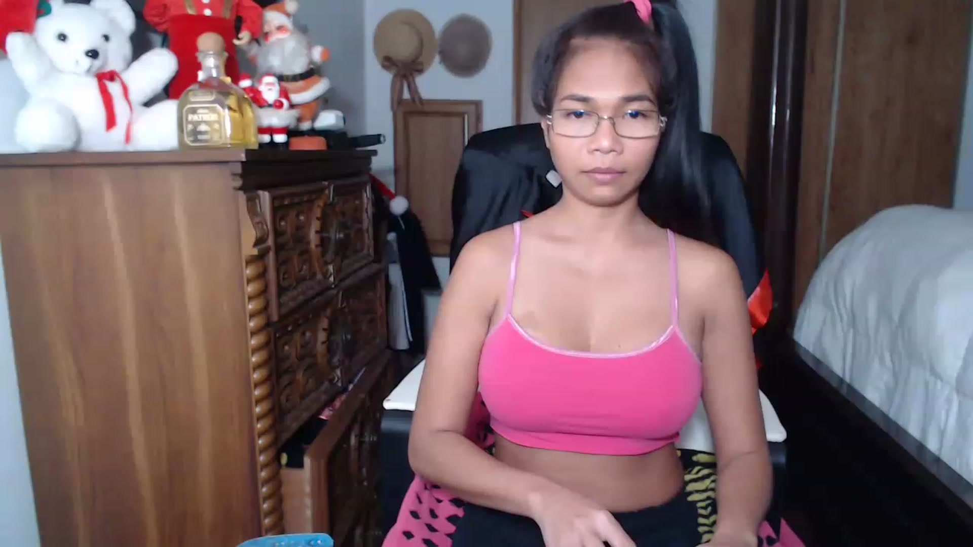 Gallery image thumbnail from Littlekai2023's myfreecams stream on, 12/20/2022, 03:15 image 4 of 20
