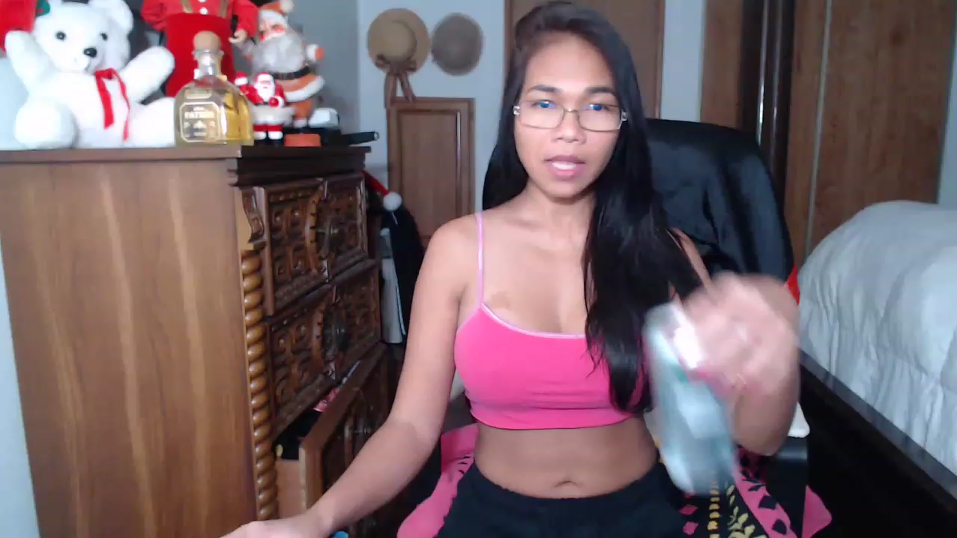 Gallery image thumbnail from Littlekai2023's myfreecams stream on, 12/20/2022, 03:15 image 1 of 20