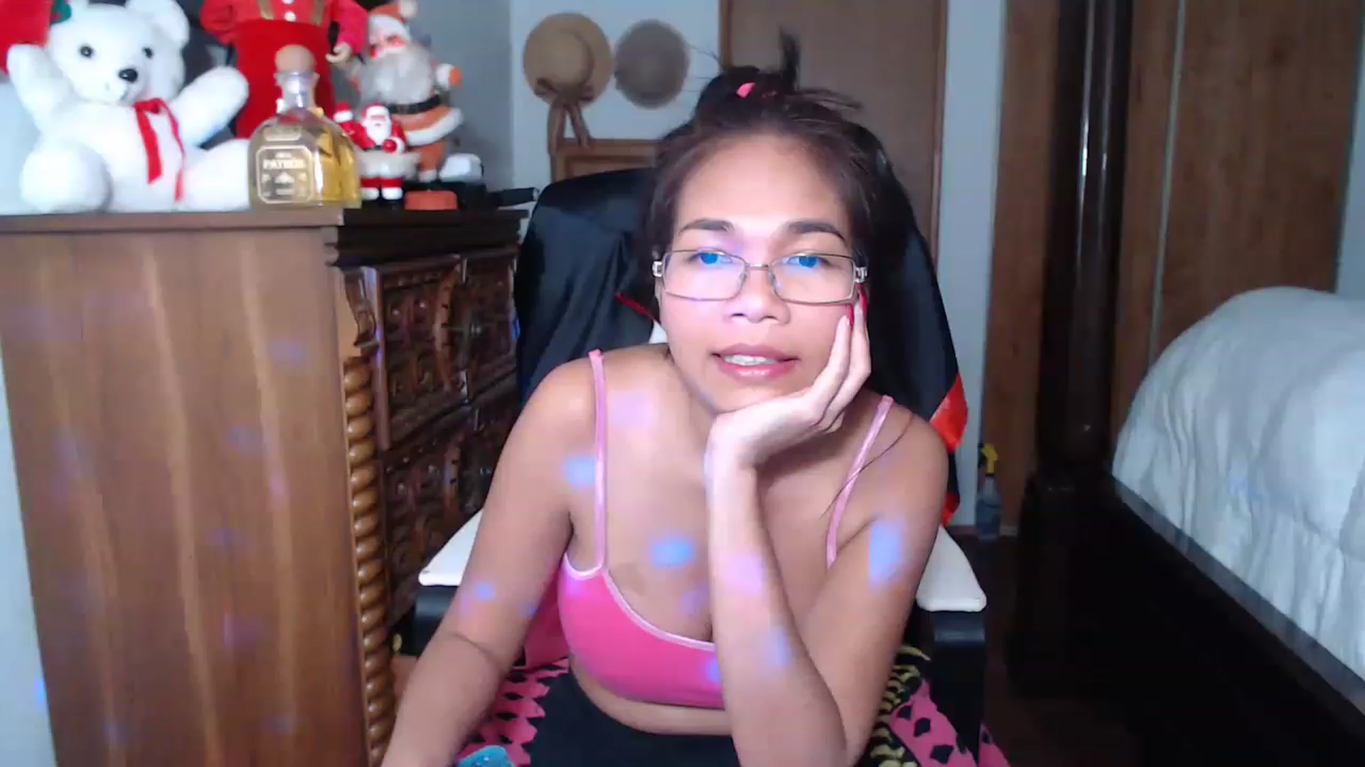 Gallery image thumbnail from Littlekai2023's myfreecams stream on, 12/20/2022, 03:15 image 11 of 20