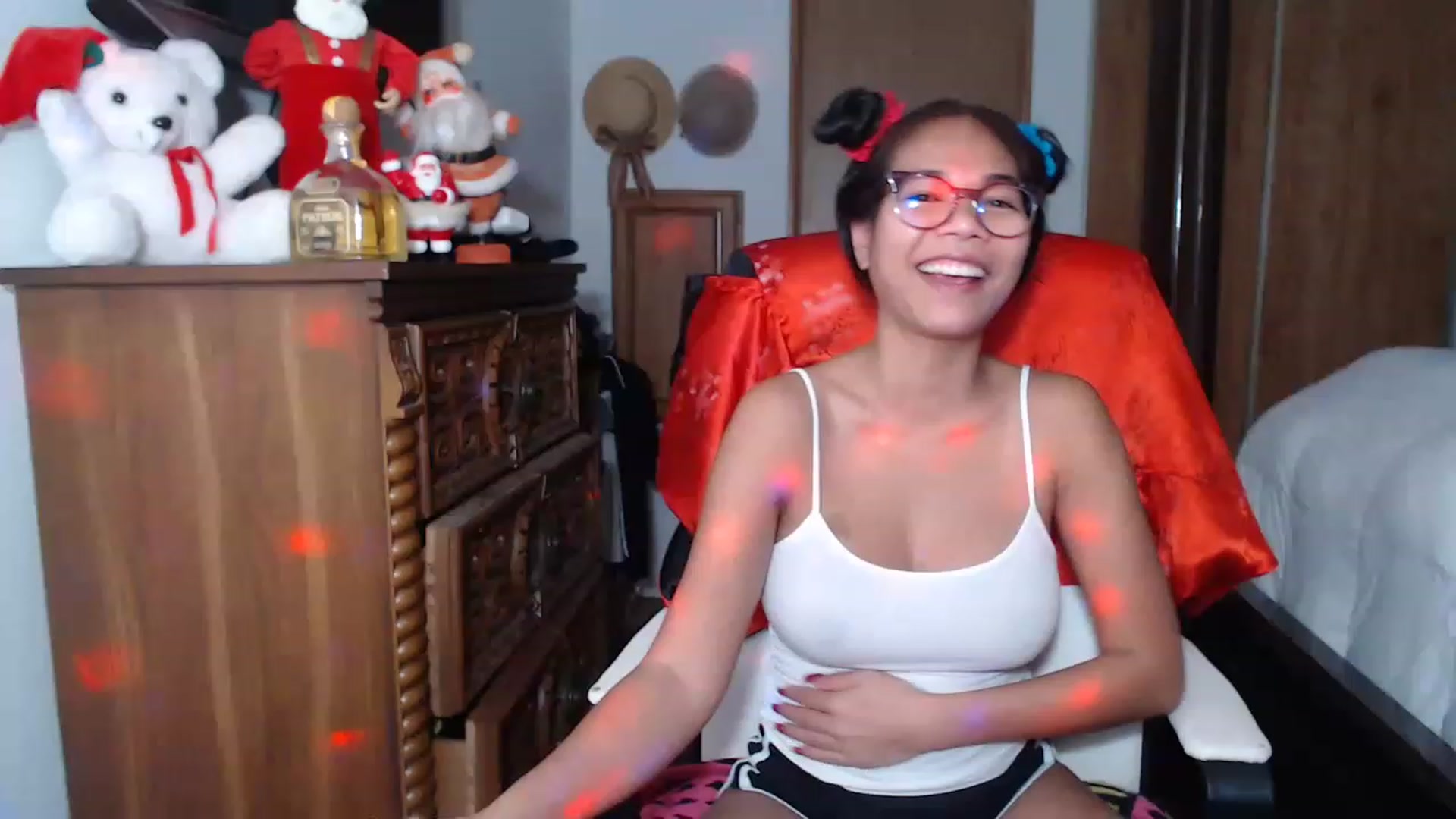 Gallery image thumbnail from Littlekai2023's myfreecams stream on, 12/21/2022, 04:07 image 18 of 20