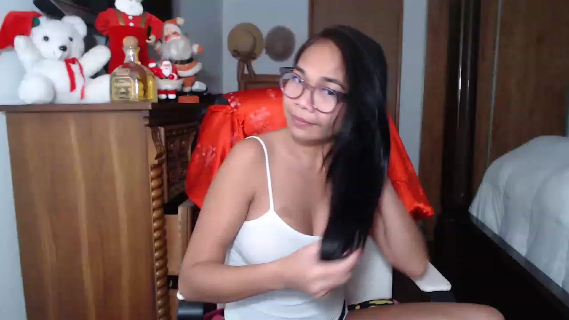 Gallery image thumbnail from Littlekai2023's myfreecams stream on, 12/21/2022, 04:07 image 11 of 20