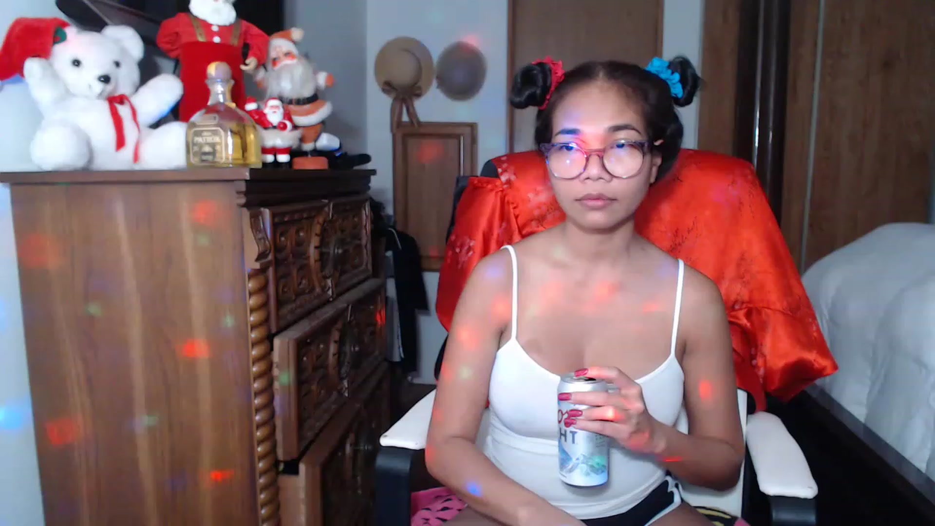 Gallery image thumbnail from Littlekai2023's myfreecams stream on, 12/21/2022, 04:07 image 19 of 20