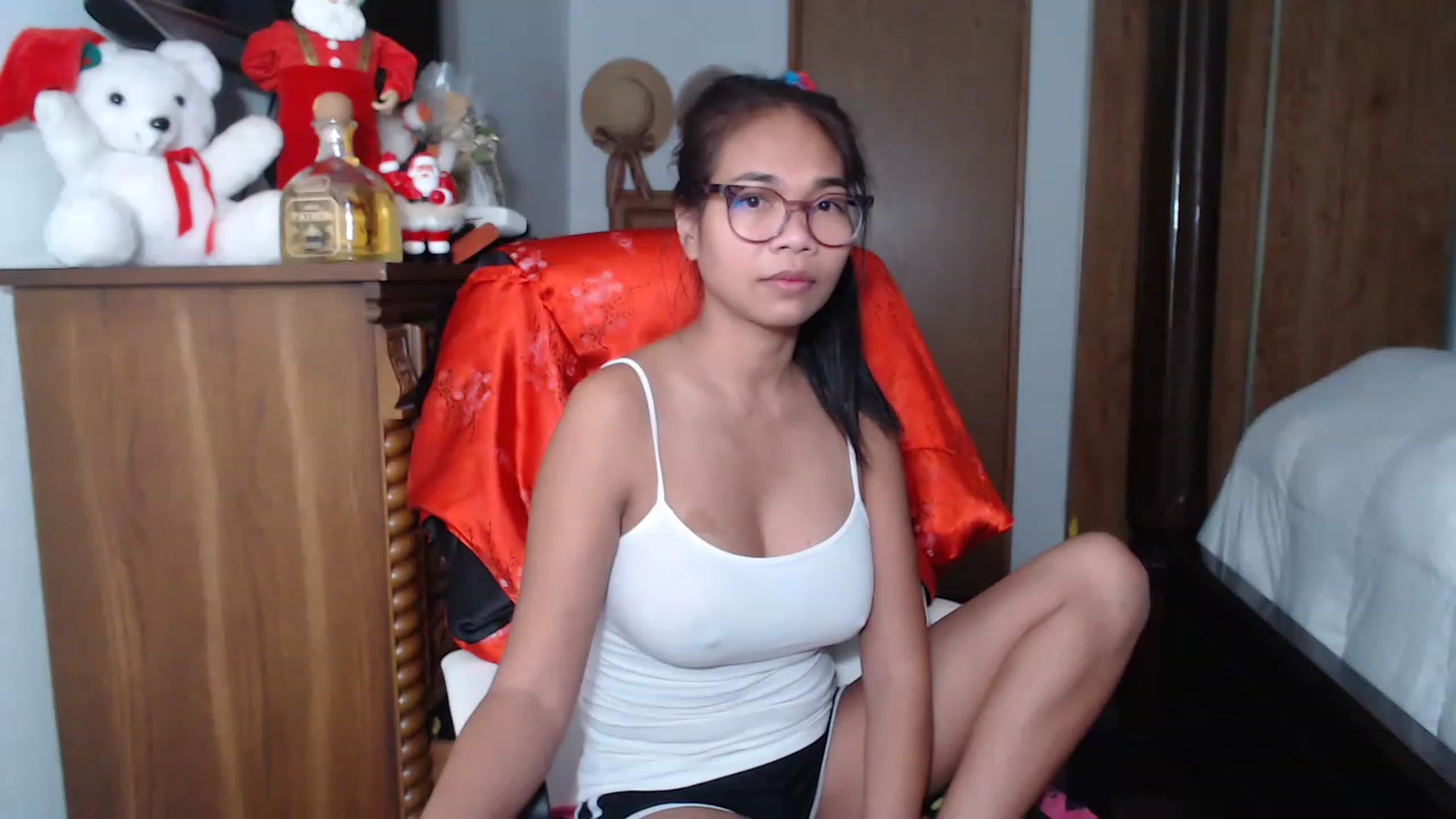Gallery image thumbnail from Littlekai2023's myfreecams stream on, 12/21/2022, 04:07 image 4 of 20