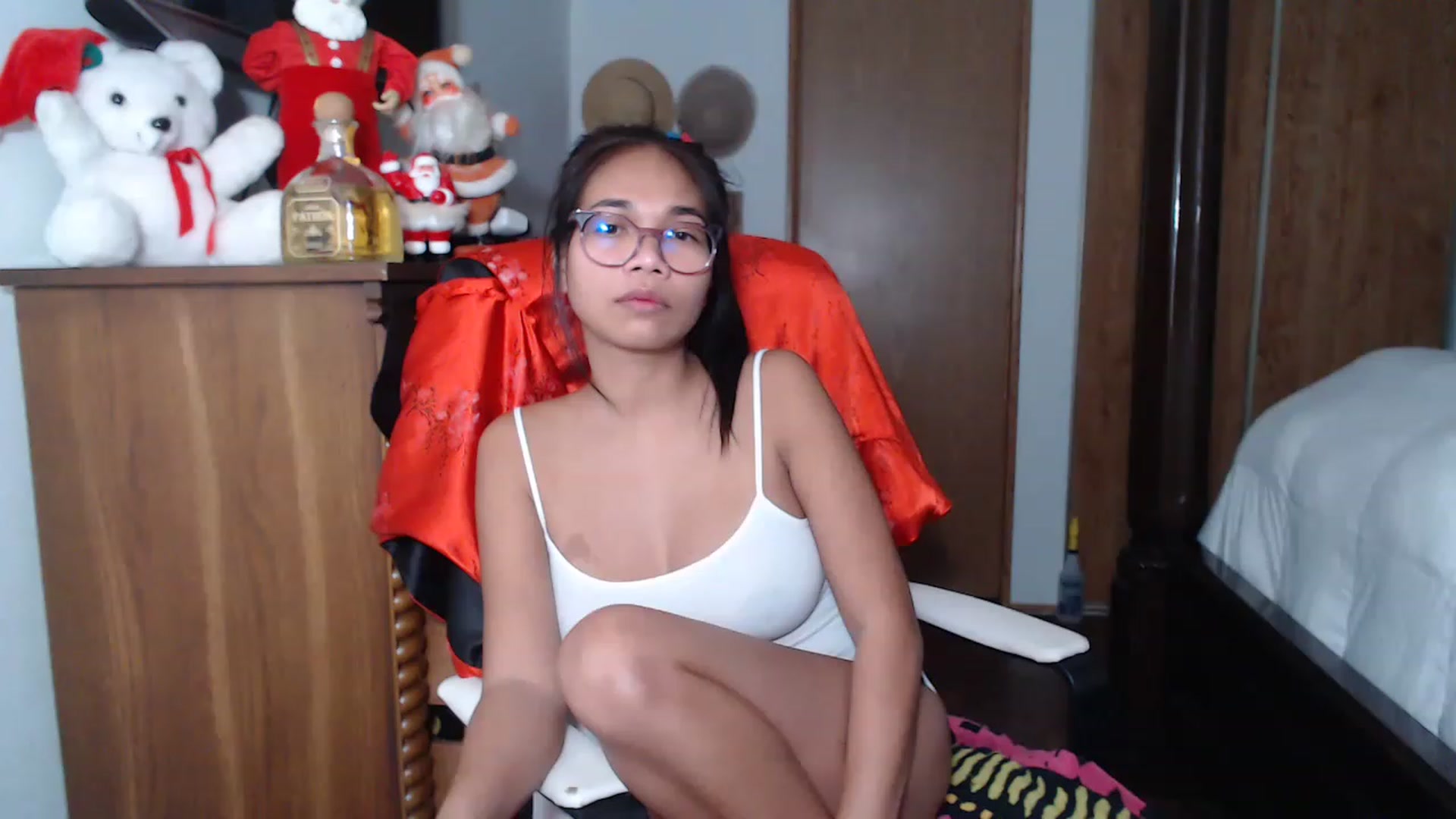 Gallery image thumbnail from Littlekai2023's myfreecams stream on, 12/21/2022, 04:07 image 7 of 20
