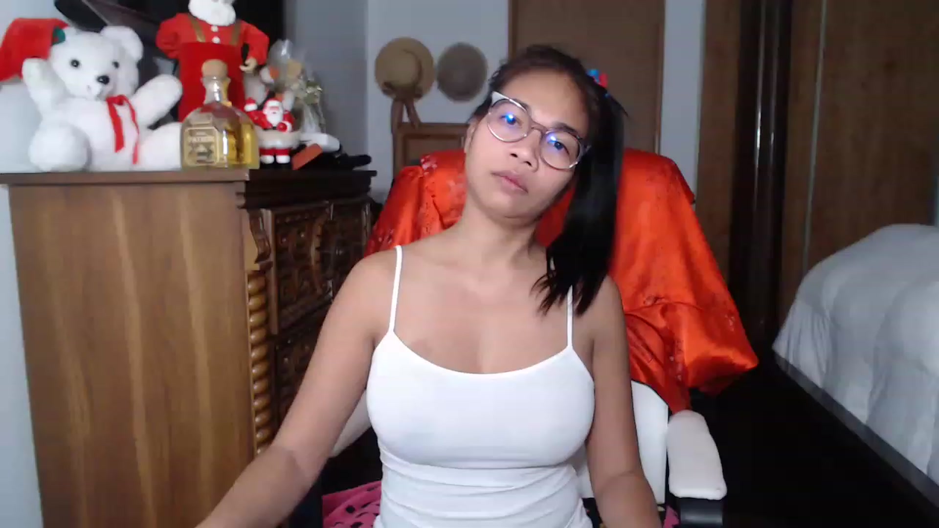 Gallery image thumbnail from Littlekai2023's myfreecams stream on, 12/21/2022, 04:07 image 1 of 20