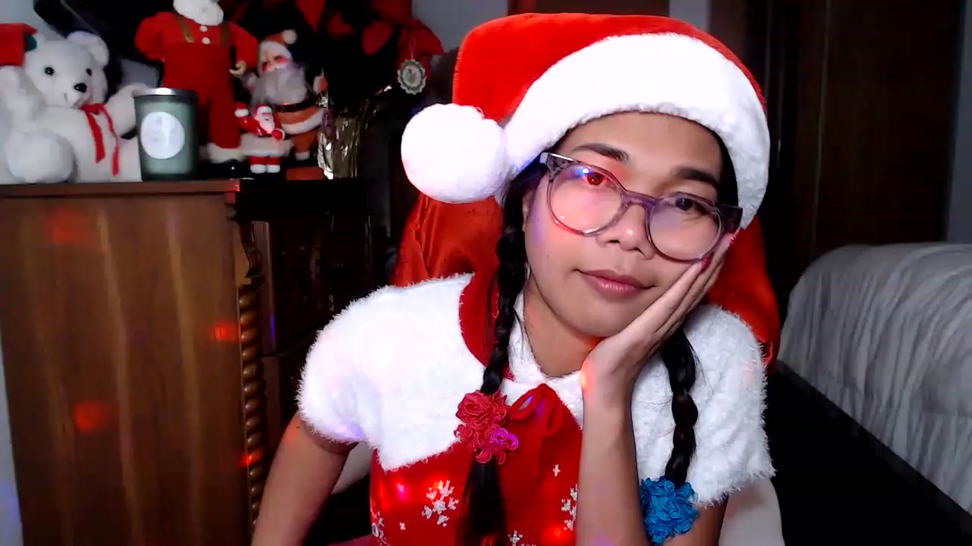 Gallery image thumbnail from Littlekai2023's myfreecams stream on, 12/24/2022, 03:54 image 11 of 20