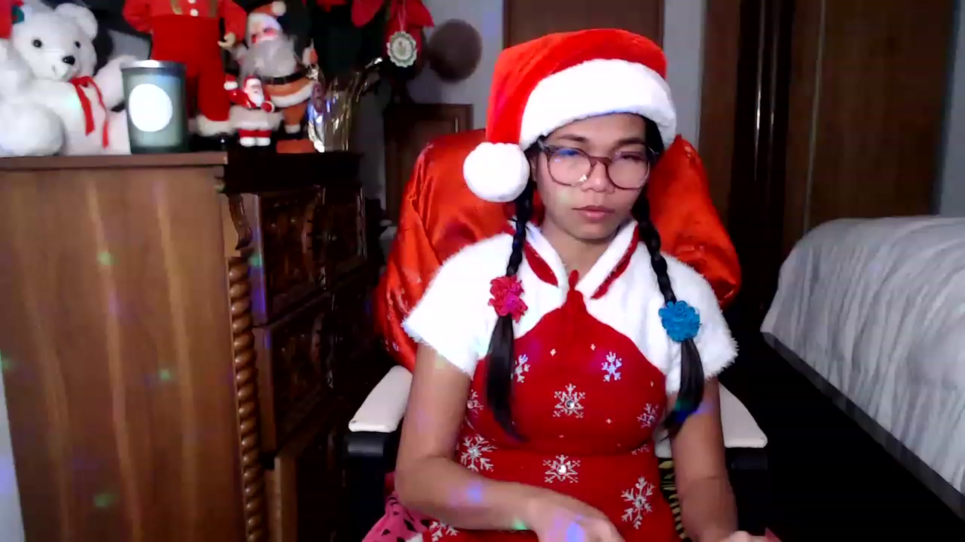 Gallery image thumbnail from Littlekai2023's myfreecams stream on, 12/24/2022, 03:54 image 3 of 20