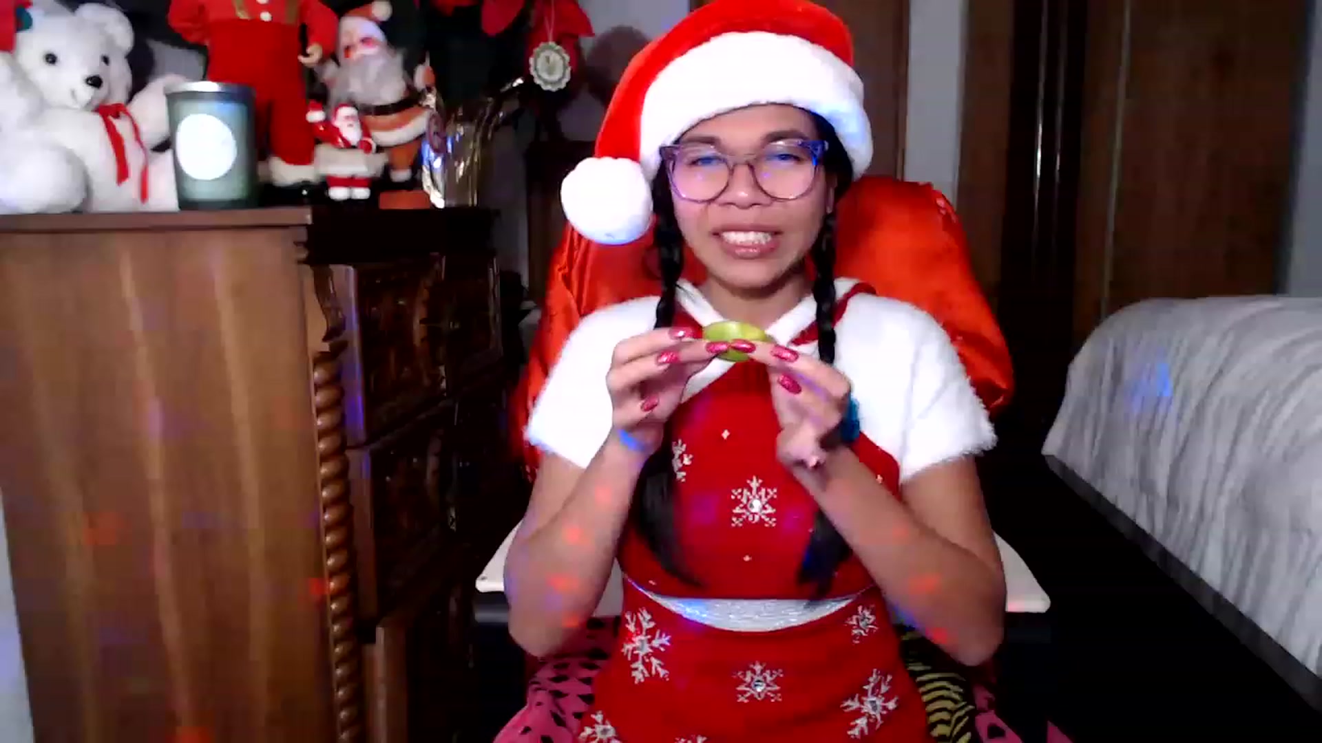 Gallery image thumbnail from Littlekai2023's myfreecams stream on, 12/24/2022, 03:54 image 2 of 20