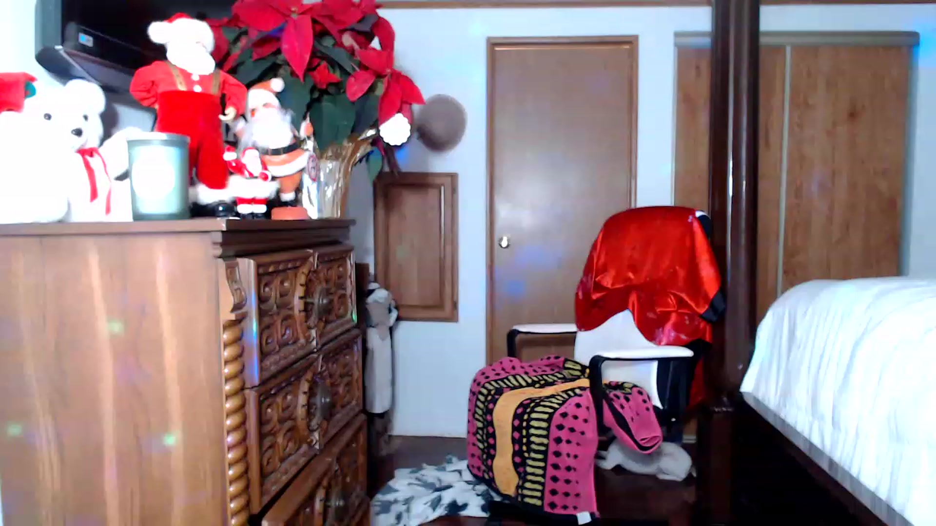 Gallery image thumbnail from Littlekai2023's myfreecams stream on, 12/24/2022, 03:54 image 18 of 20