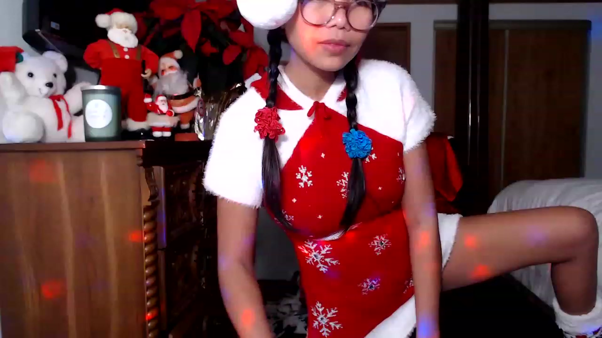 Gallery image thumbnail from Littlekai2023's myfreecams stream on, 12/24/2022, 03:54 image 17 of 20