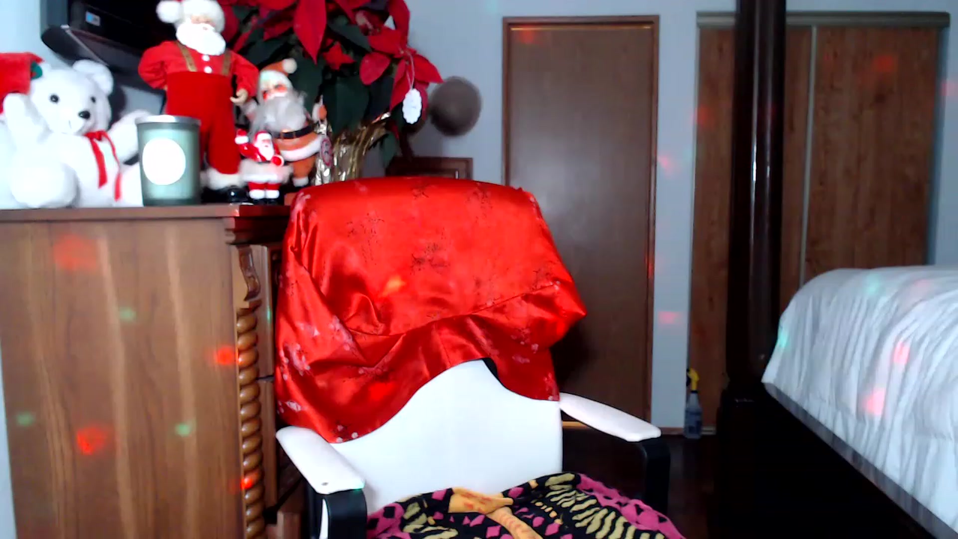 Gallery image thumbnail from Littlekai2023's myfreecams stream on, 12/24/2022, 03:54 image 15 of 20