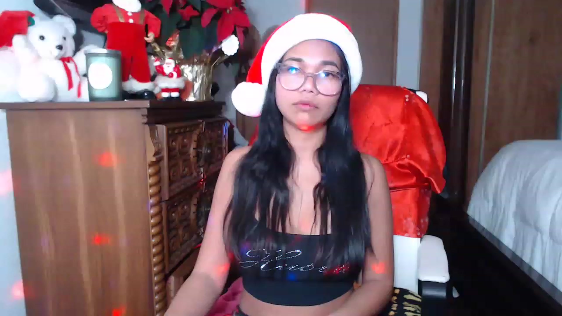 Gallery image thumbnail from Littlekai2023's myfreecams stream on, 12/24/2022, 22:45 image 17 of 20