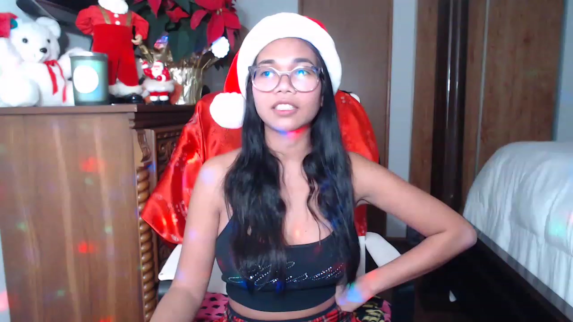 Gallery image thumbnail from Littlekai2023's myfreecams stream on, 12/24/2022, 22:45 image 14 of 20