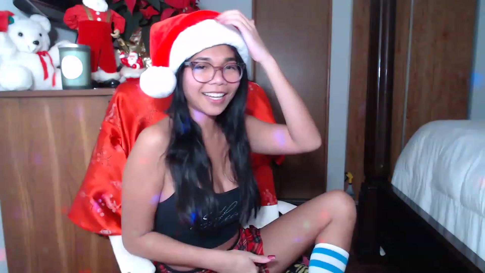 Gallery image thumbnail from Littlekai2023's myfreecams stream on, 12/24/2022, 22:45 image 8 of 20