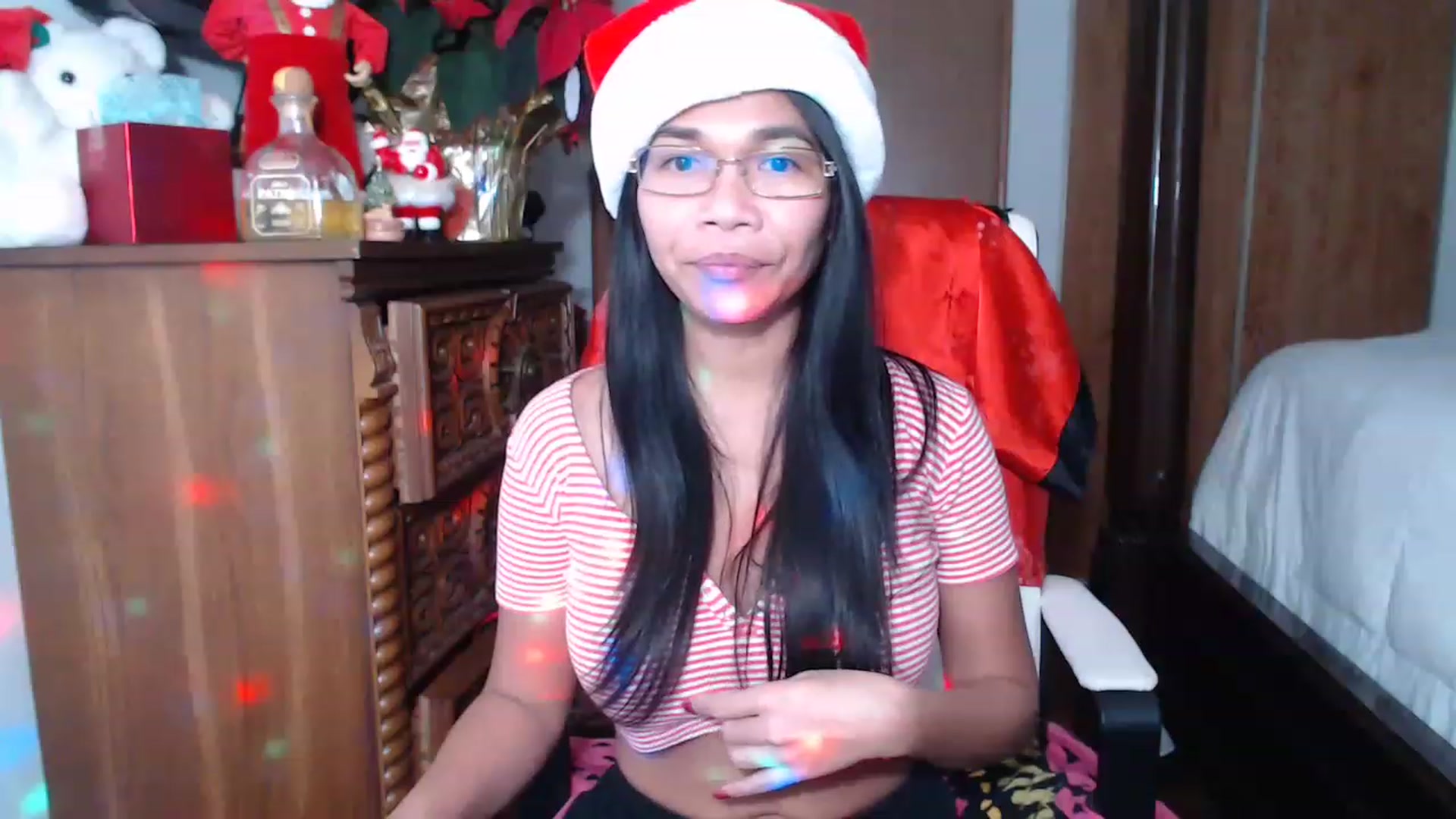 Gallery image thumbnail from Littlekai2023's myfreecams stream on, 12/26/2022, 06:05 image 15 of 20