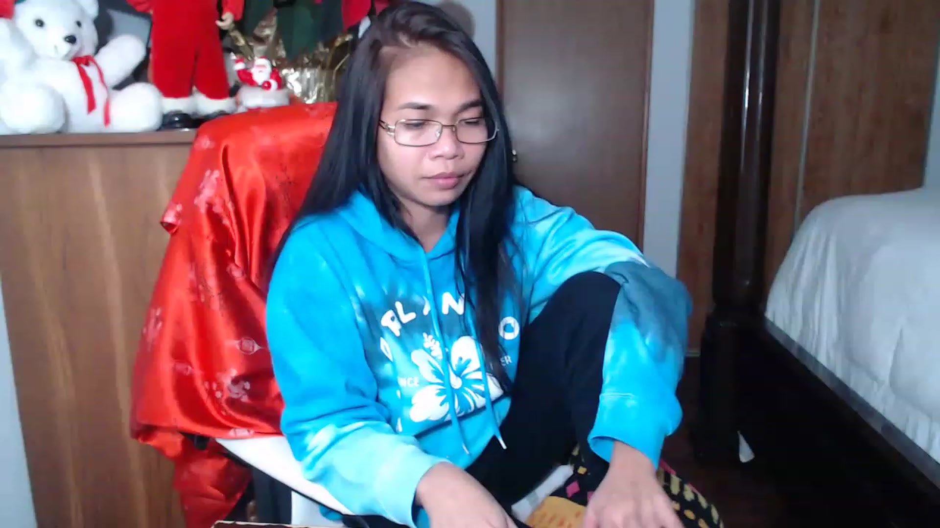 Gallery image thumbnail from Littlekai2023's myfreecams stream on, 12/26/2022, 06:05 image 1 of 20