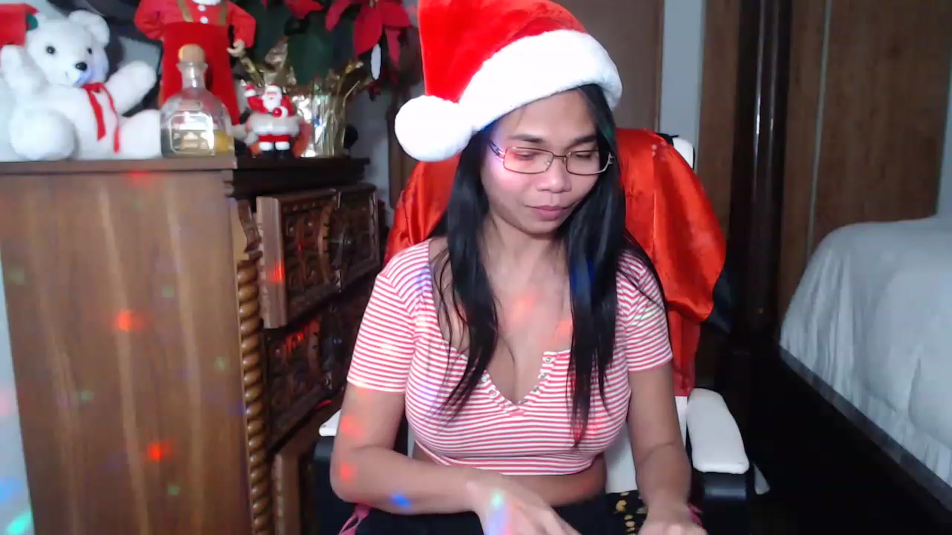 Gallery image thumbnail from Littlekai2023's myfreecams stream on, 12/26/2022, 06:05 image 8 of 20