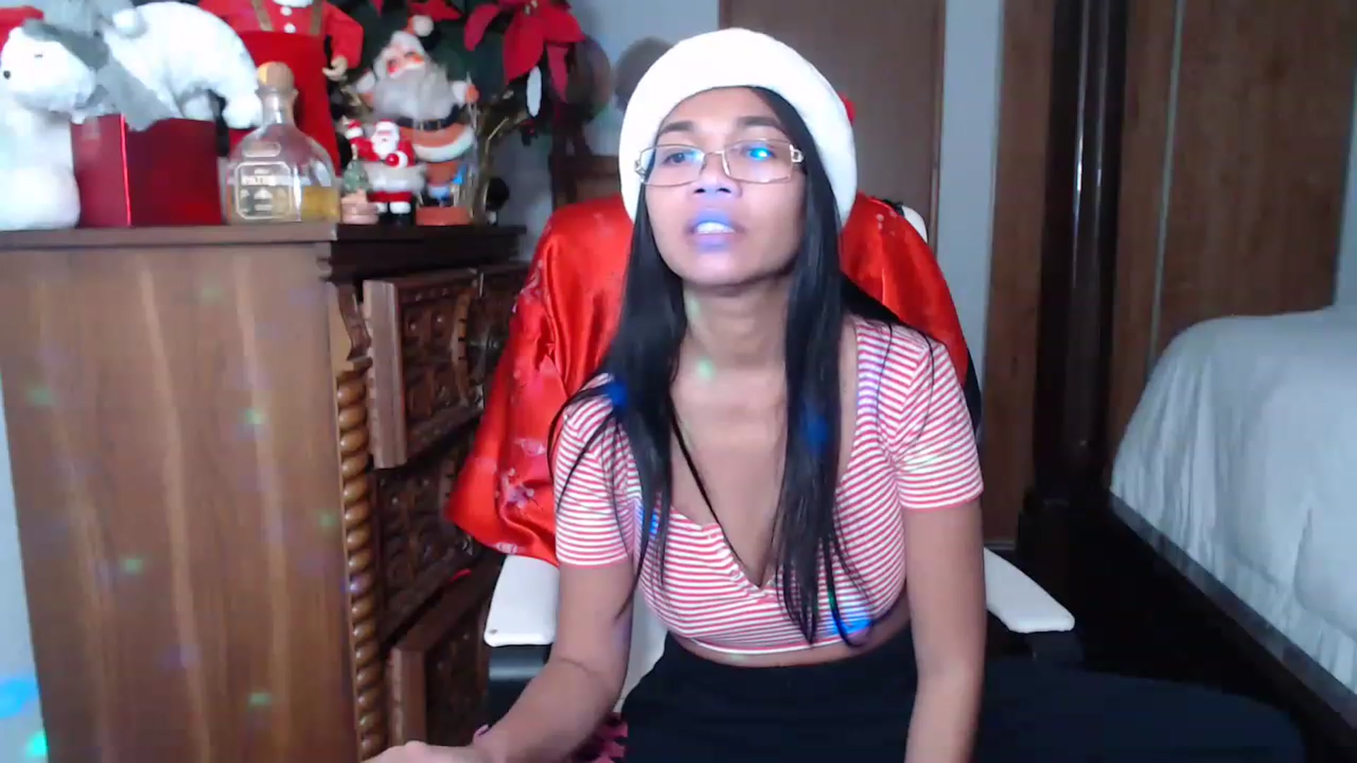 Gallery image thumbnail from Littlekai2023's myfreecams stream on, 12/26/2022, 06:05 image 19 of 20