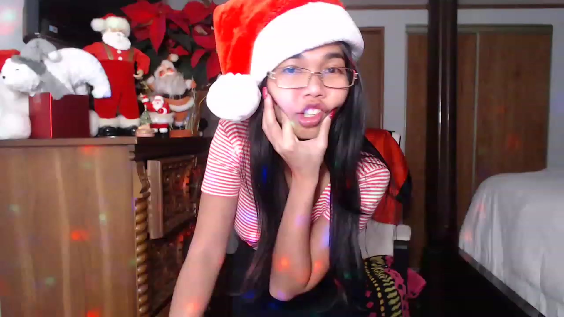Gallery image thumbnail from Littlekai2023's myfreecams stream on, 12/26/2022, 06:39 image 12 of 20
