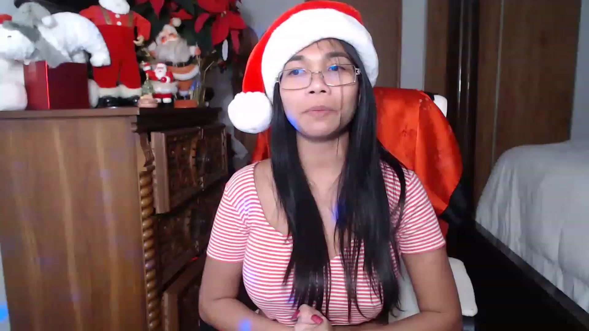 Gallery image thumbnail from Littlekai2023's myfreecams stream on, 12/26/2022, 06:39 image 19 of 20