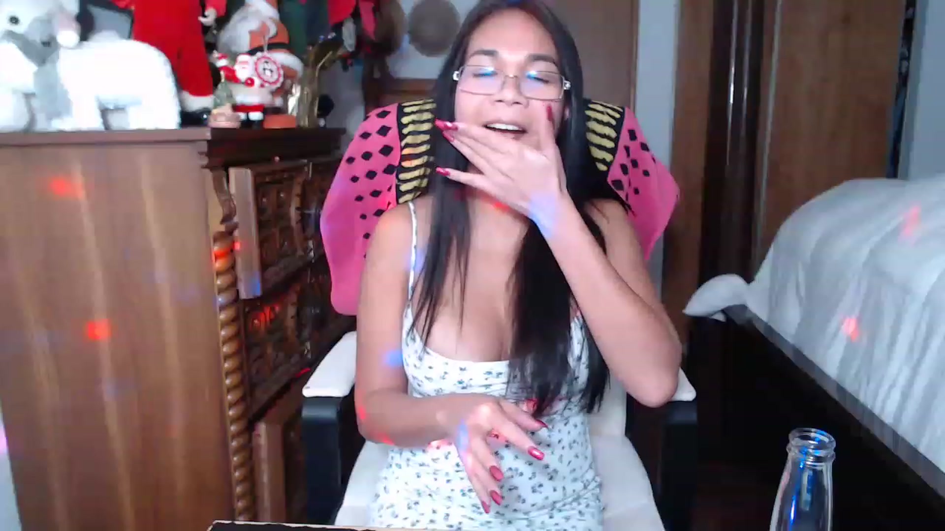 Gallery image thumbnail from Littlekai2023's myfreecams stream on, 12/27/2022, 01:26 image 17 of 20