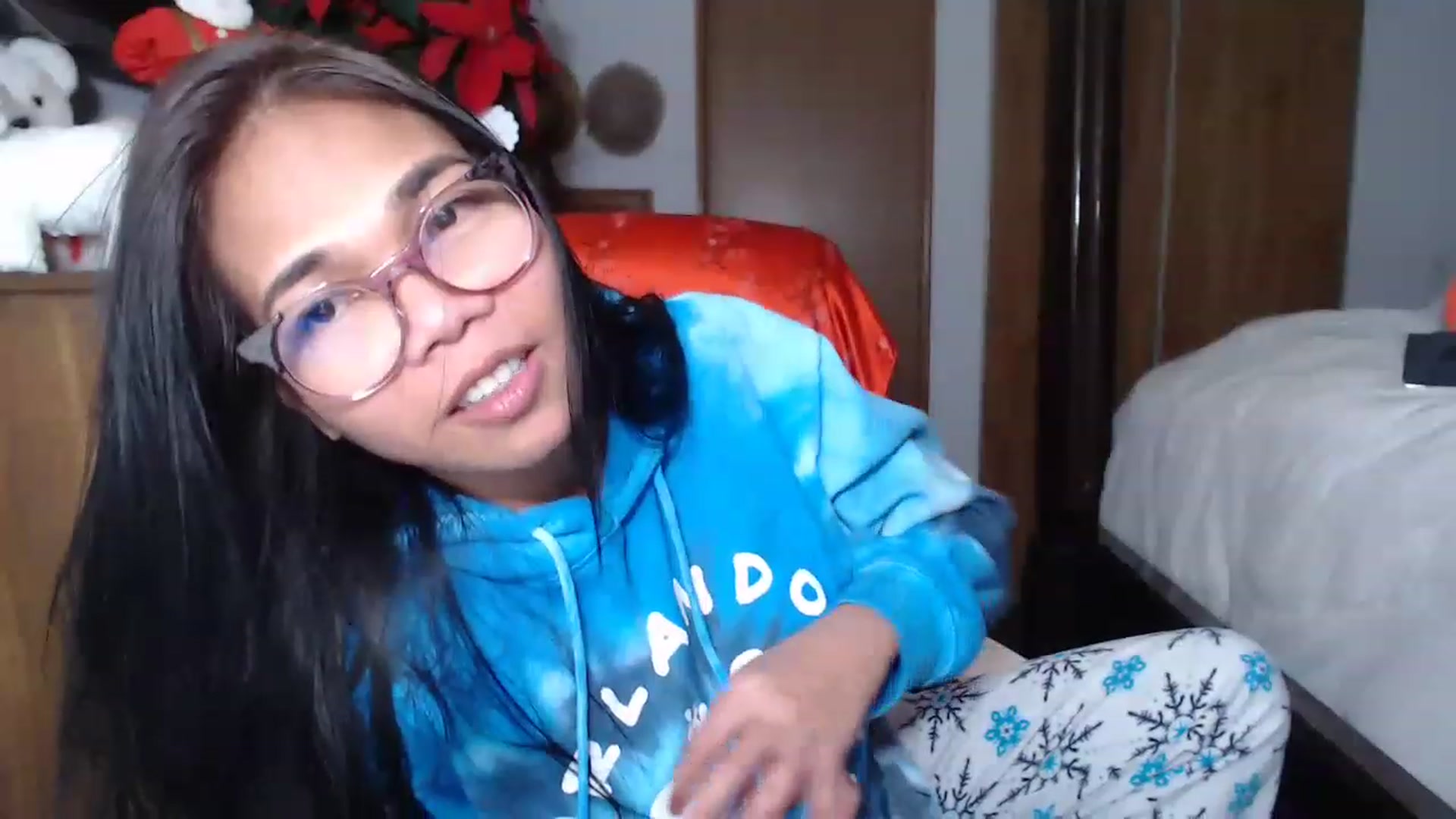 Gallery image thumbnail from Littlekai2023's myfreecams stream on, 12/31/2022, 20:15 image 17 of 20