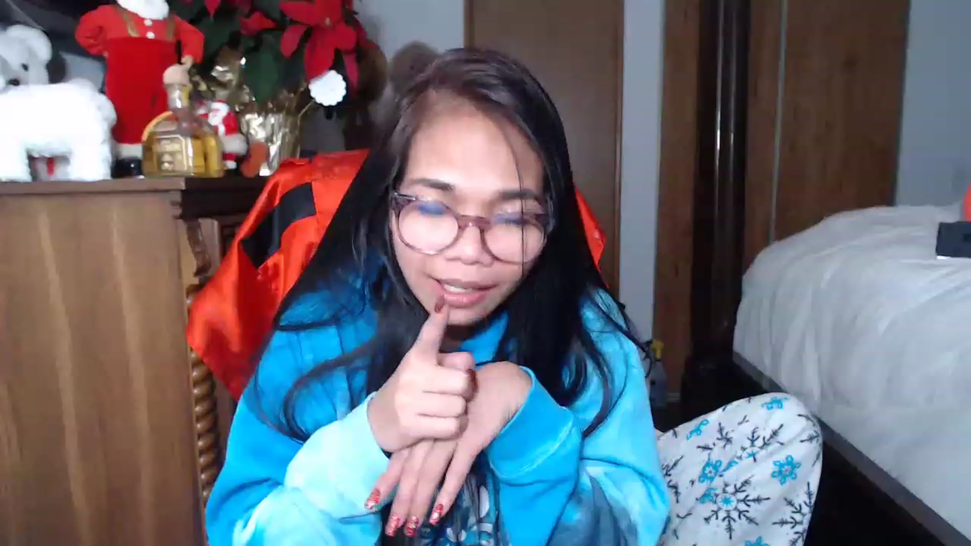Gallery image thumbnail from Littlekai2023's myfreecams stream on, 12/31/2022, 20:15 image 18 of 20