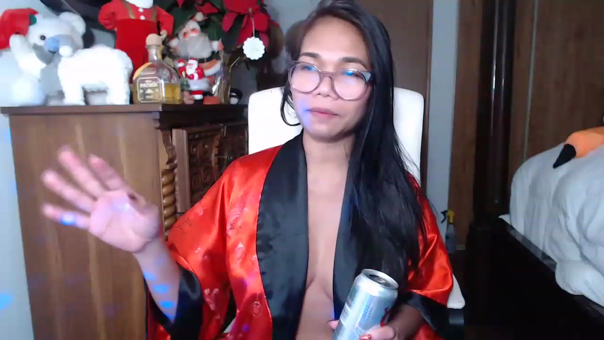 Gallery image thumbnail from Littlekai2023's myfreecams stream on, 01/02/2023, 03:26 image 16 of 20
