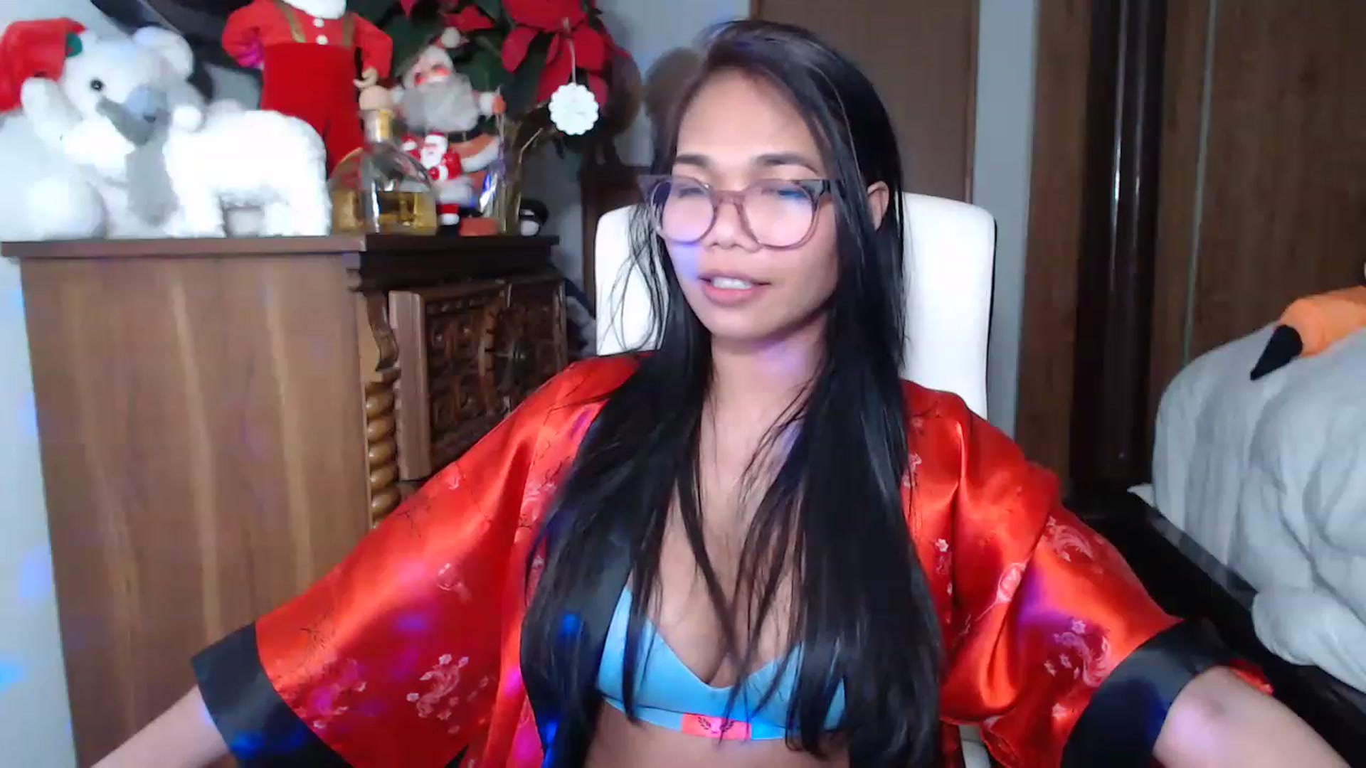Gallery image thumbnail from Littlekai2023's myfreecams stream on, 01/02/2023, 03:54 image 10 of 20