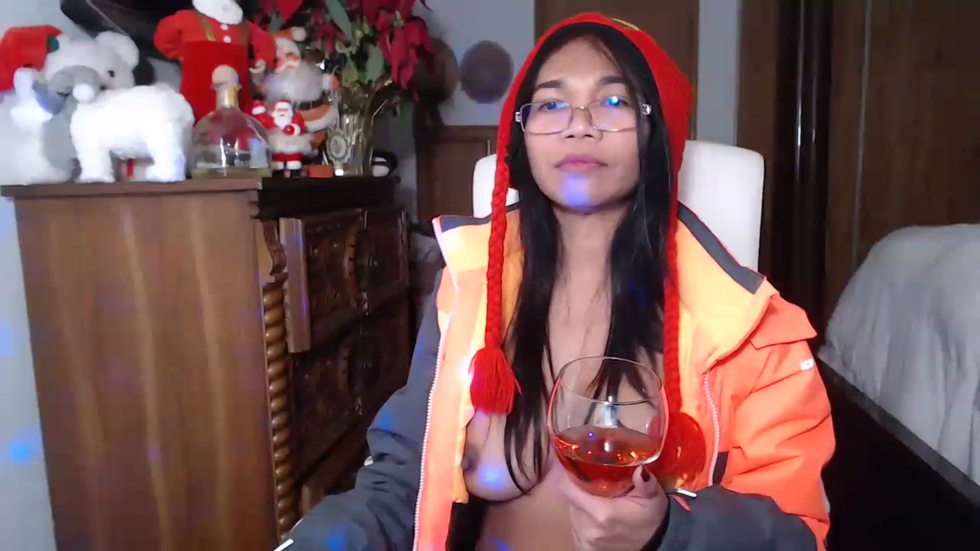 Gallery image thumbnail from Littlekai2023's myfreecams stream on, 01/06/2023, 05:22 image 13 of 20