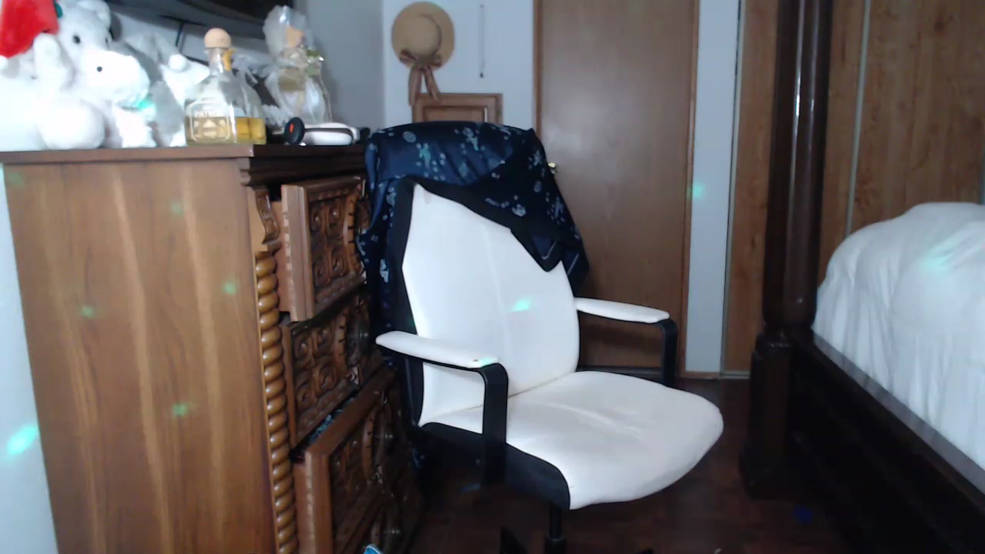 Gallery image thumbnail from Littlekai2023's myfreecams stream on, 01/19/2023, 03:51 image 14 of 20