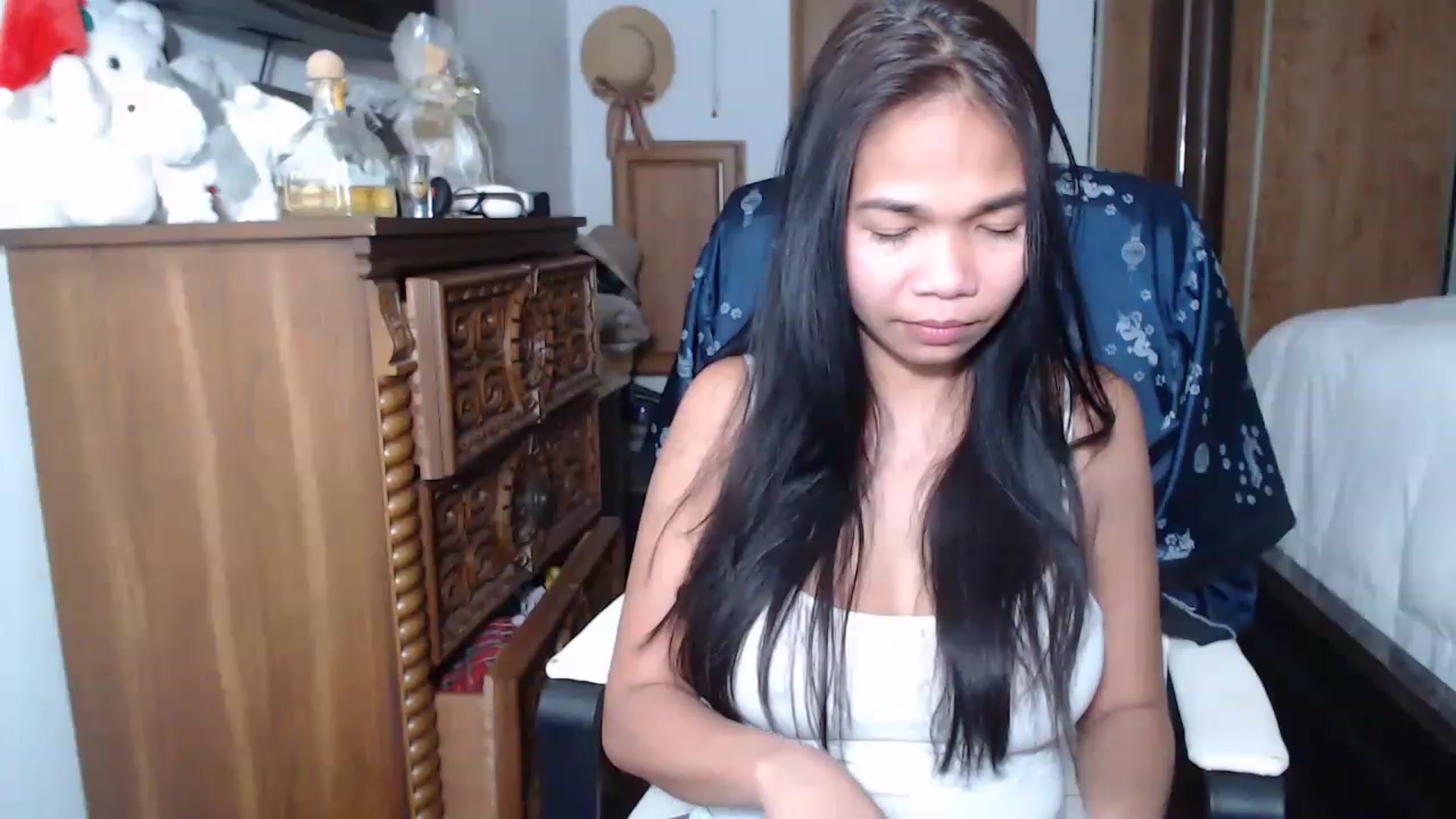 Gallery image thumbnail from Littlekai2023's myfreecams stream on, 01/20/2023, 08:06 image 10 of 20