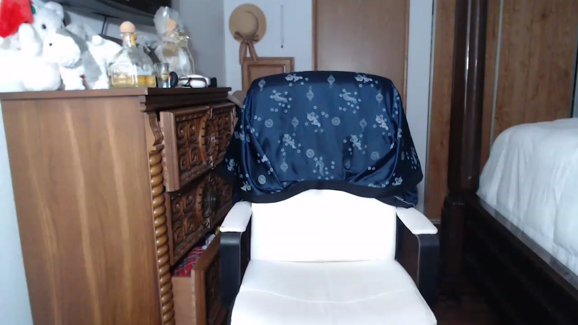 Gallery image thumbnail from Littlekai2023's myfreecams stream on, 01/20/2023, 08:06 image 15 of 20