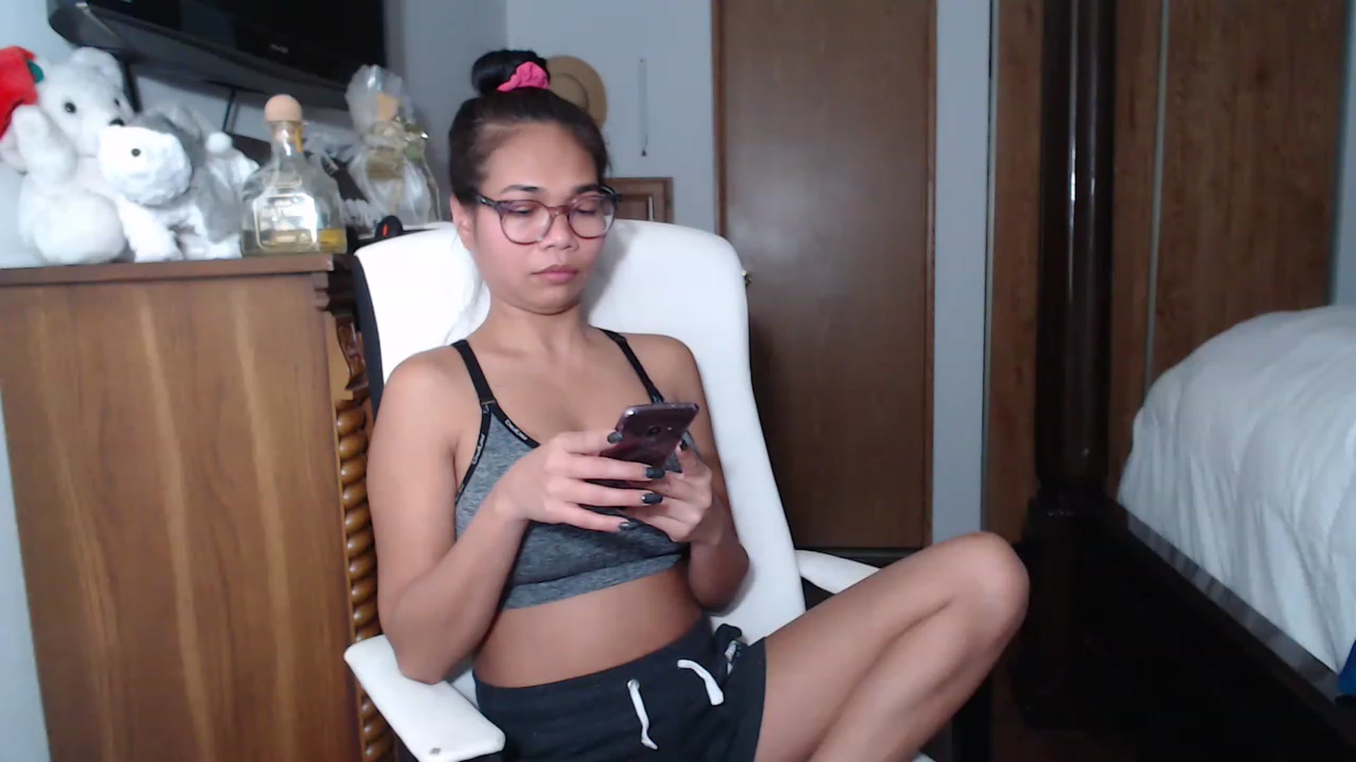 Gallery image thumbnail from Littlekai2023's myfreecams stream on, 01/23/2023, 05:20 image 12 of 20