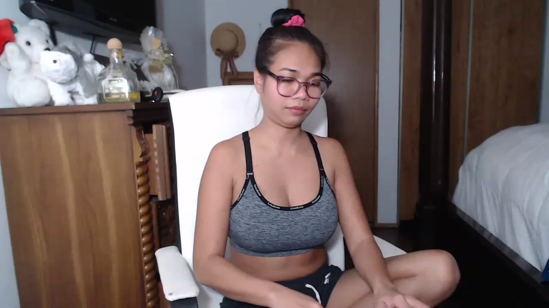 Gallery image thumbnail from Littlekai2023's myfreecams stream on, 01/23/2023, 05:20 image 11 of 20